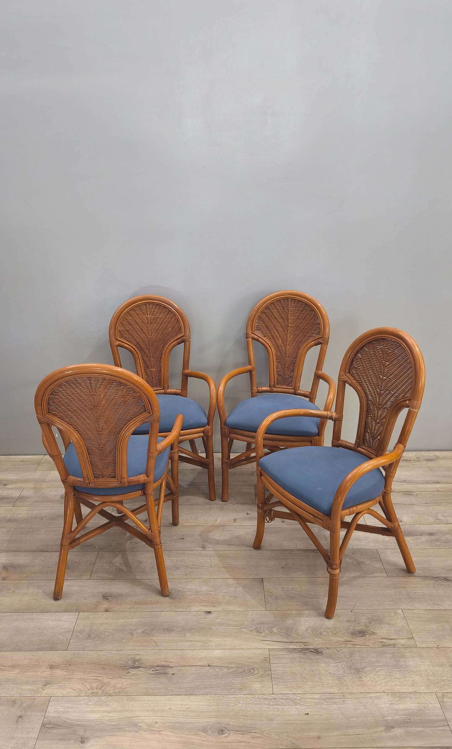 84227 Set n 4 sedie in bambù con seduta blu