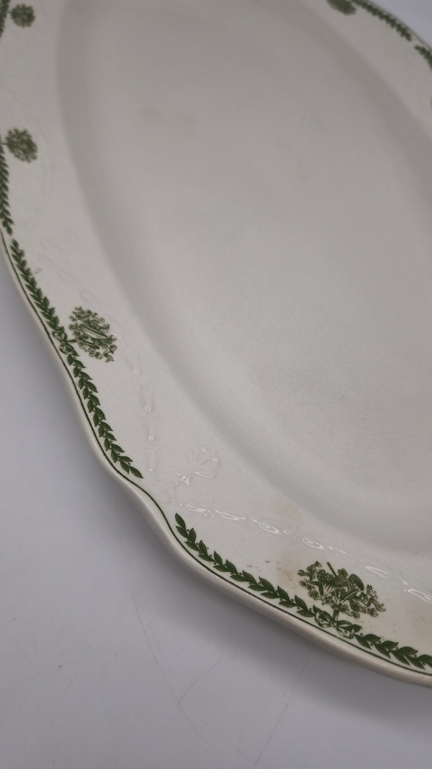 84207 Vassoio in ceramica decorata Wedgwood