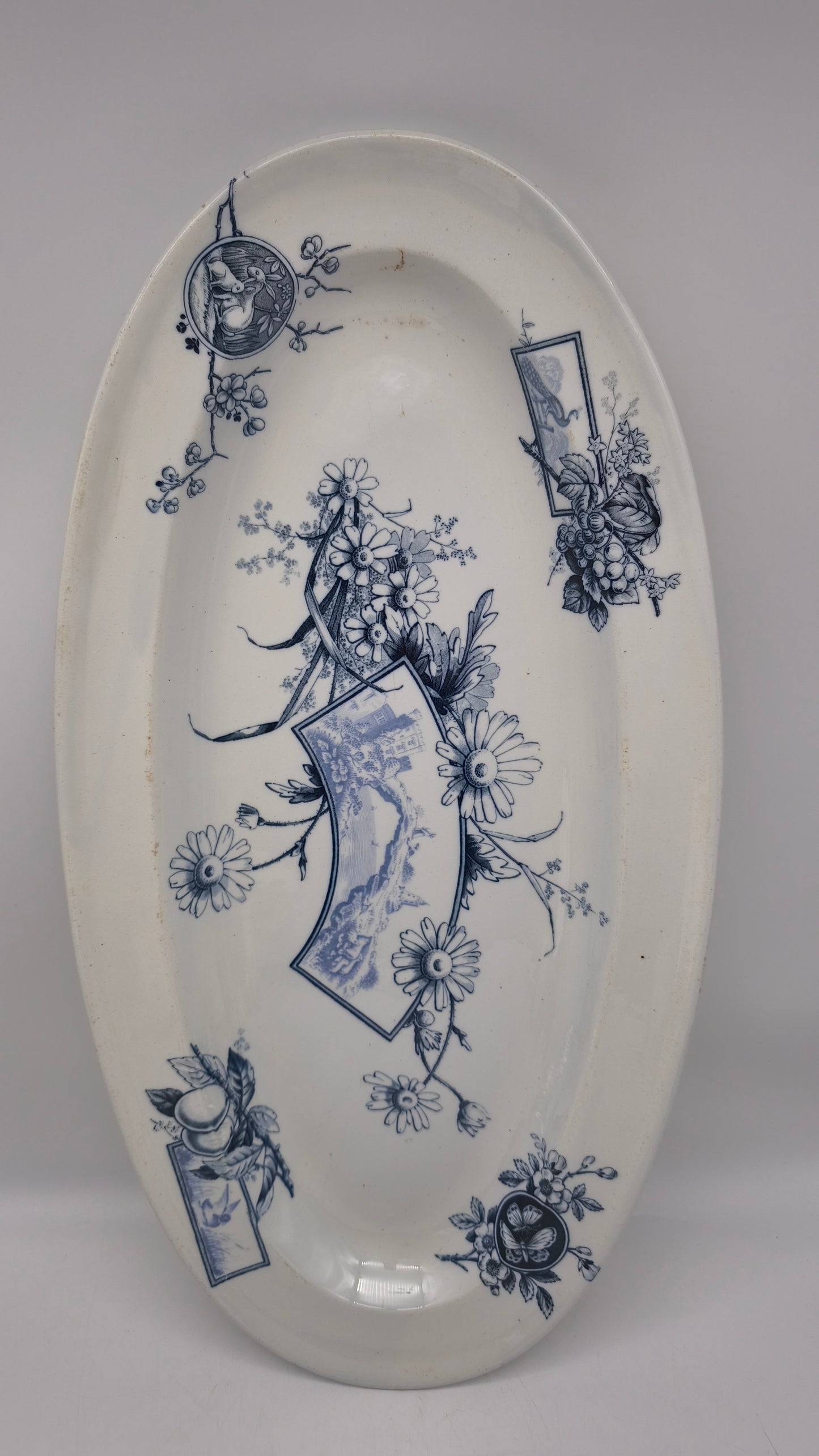 84225 Vassoio in ceramica decorata Richard