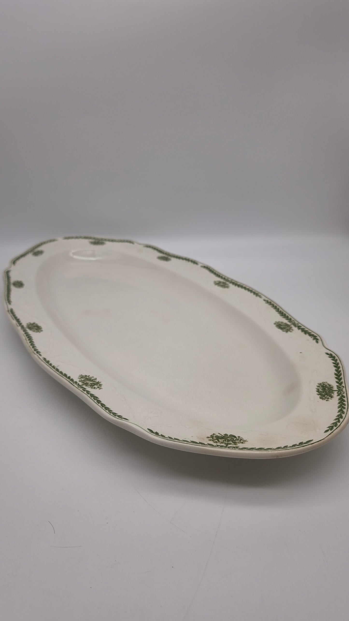 84207 Vassoio in ceramica decorata Wedgwood