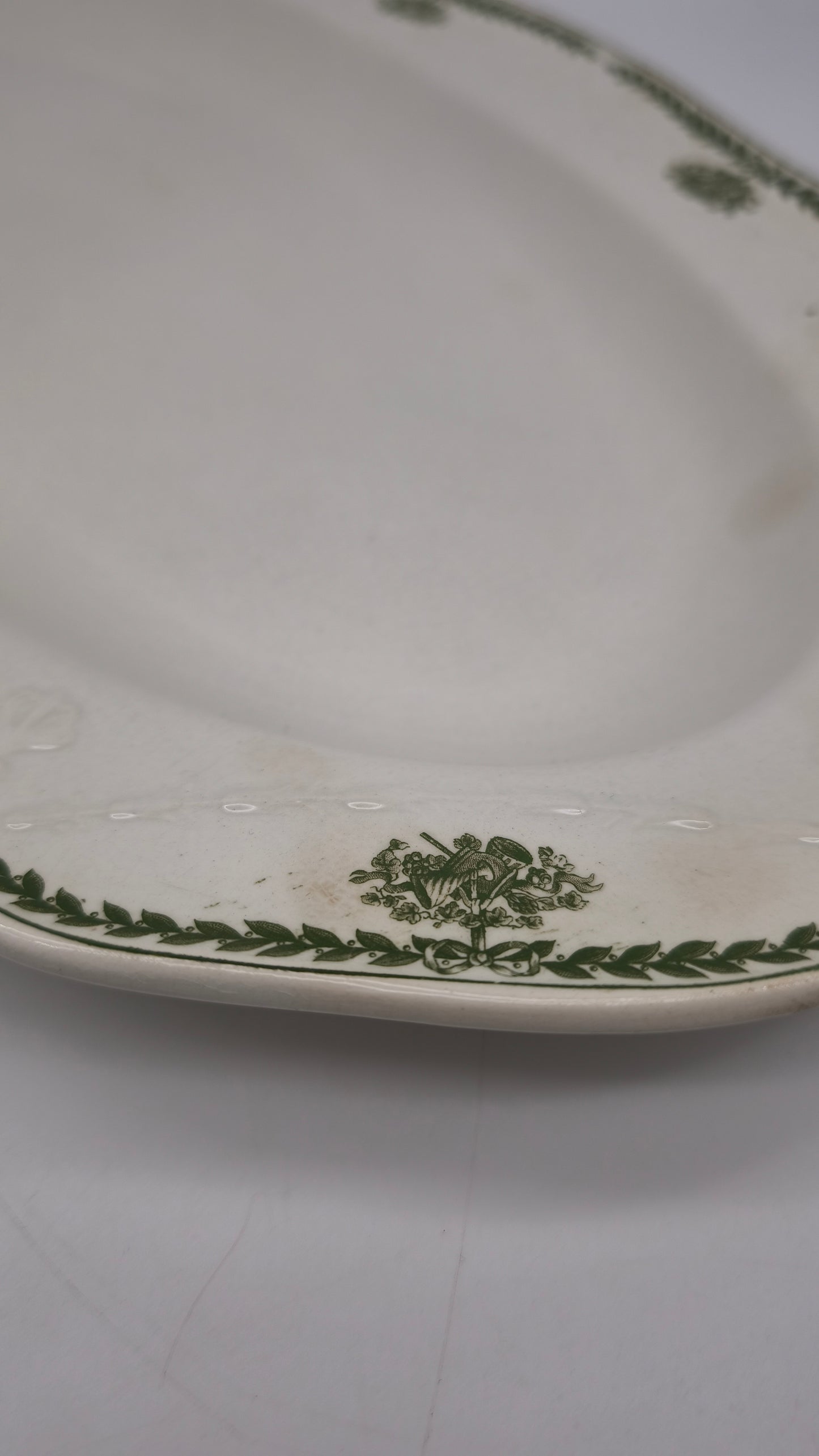 84207 Vassoio in ceramica decorata Wedgwood