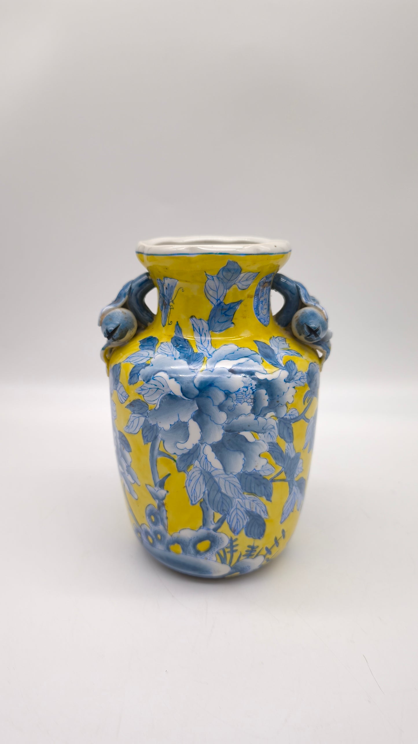 84297 Vaso in ceramica orientale con decorazione a motivo floreale