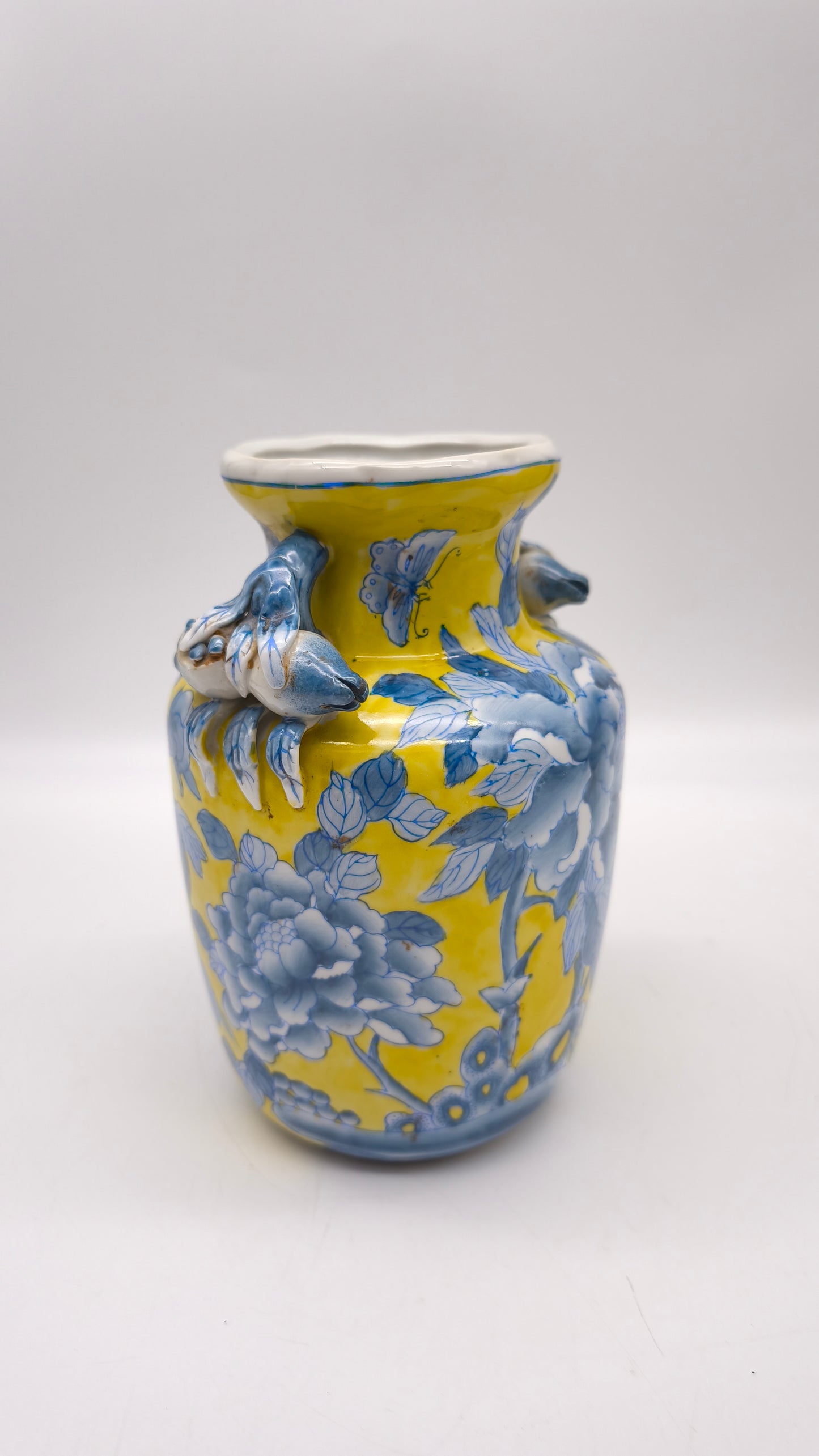 84297 Vaso in ceramica orientale con decorazione a motivo floreale