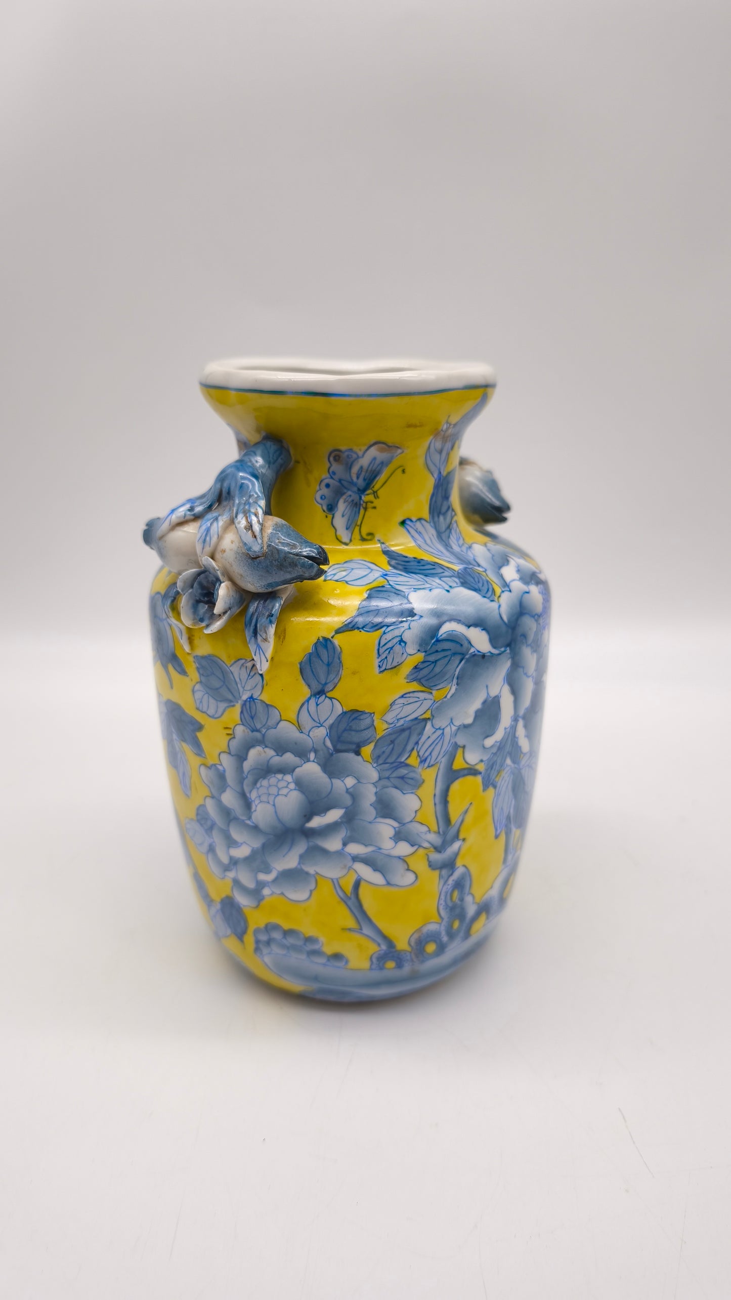 84297 Vaso in ceramica orientale con decorazione a motivo floreale