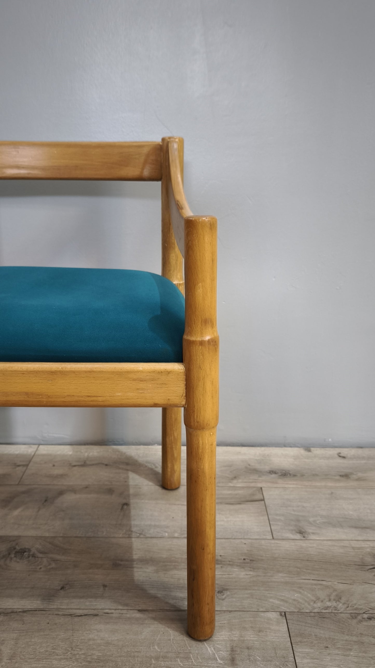 84582 Poltroncina serie Carimate attribuita a Vico Magistretti per Cassina, anni '60