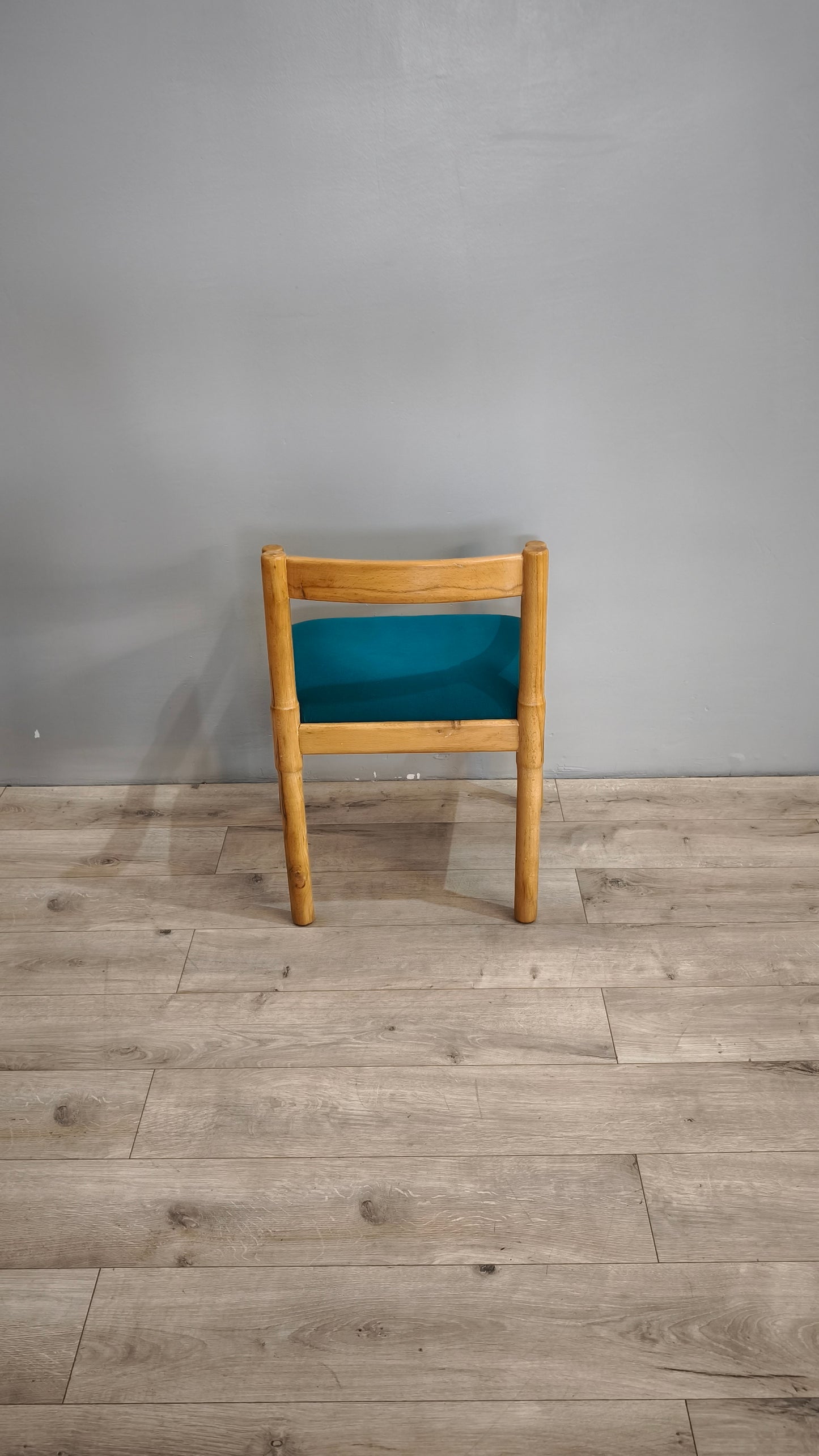 84582 Poltroncina serie Carimate attribuita a Vico Magistretti per Cassina, anni '60
