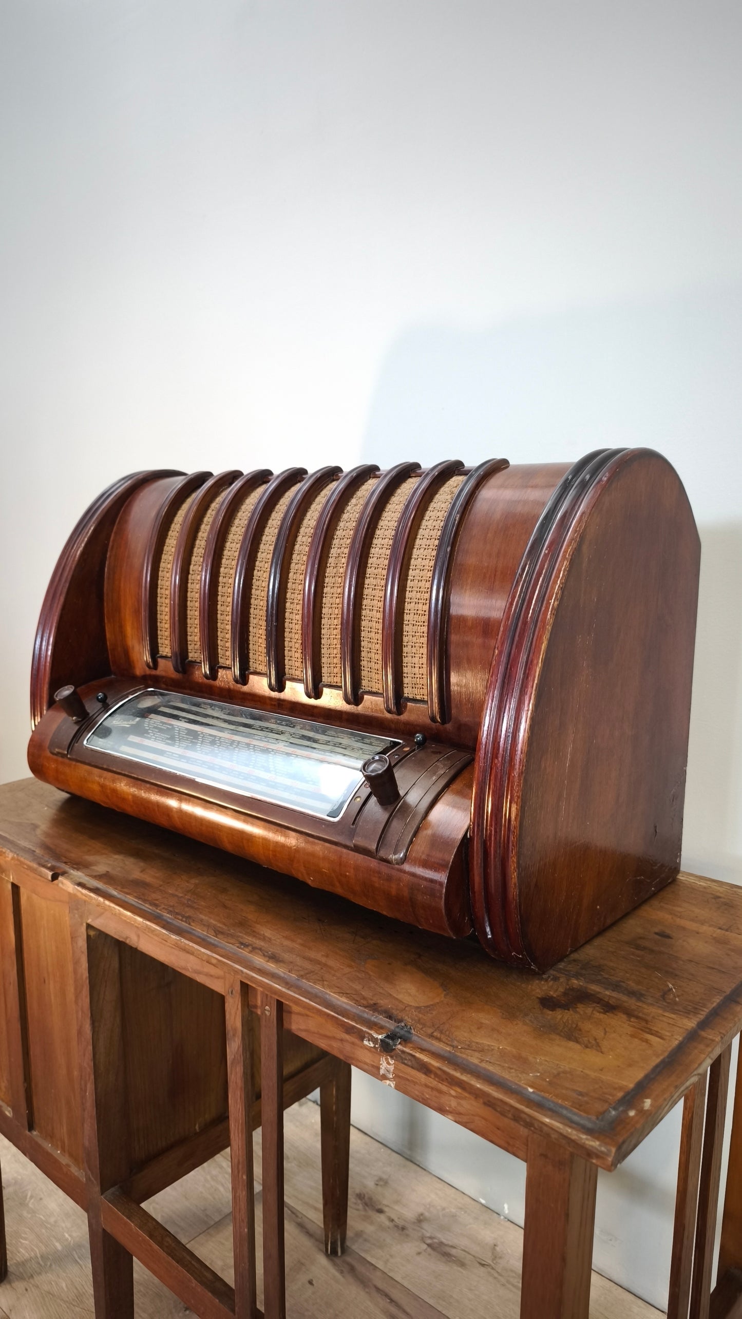 84573 Radio vintage Radiomarelli modello 9A26, anni '40