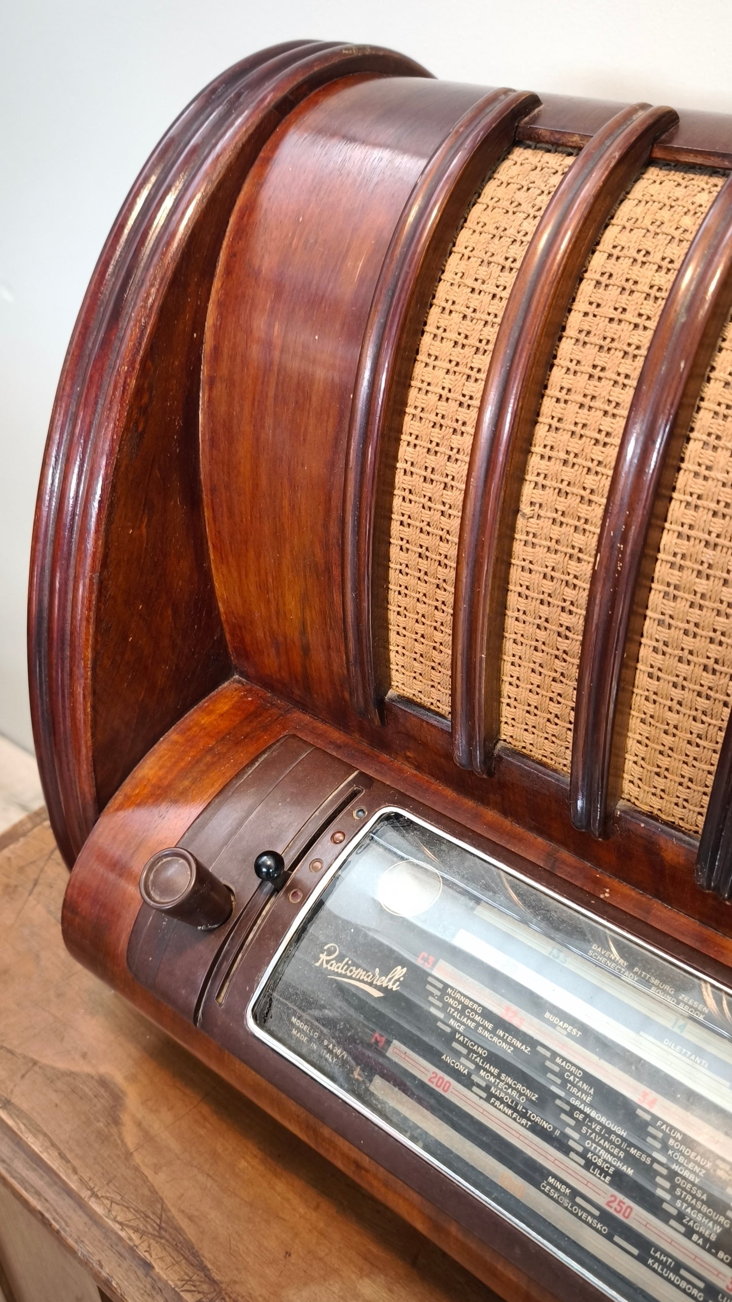 84573 Radio vintage Radiomarelli modello 9A26, anni '40