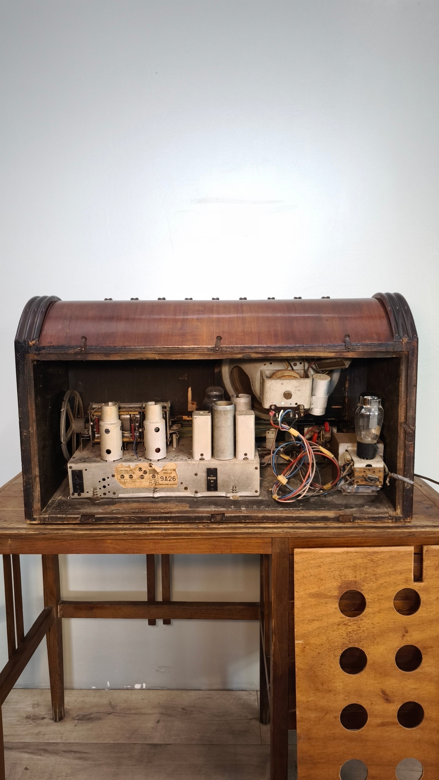 84573 Radio vintage Radiomarelli modello 9A26, anni '40