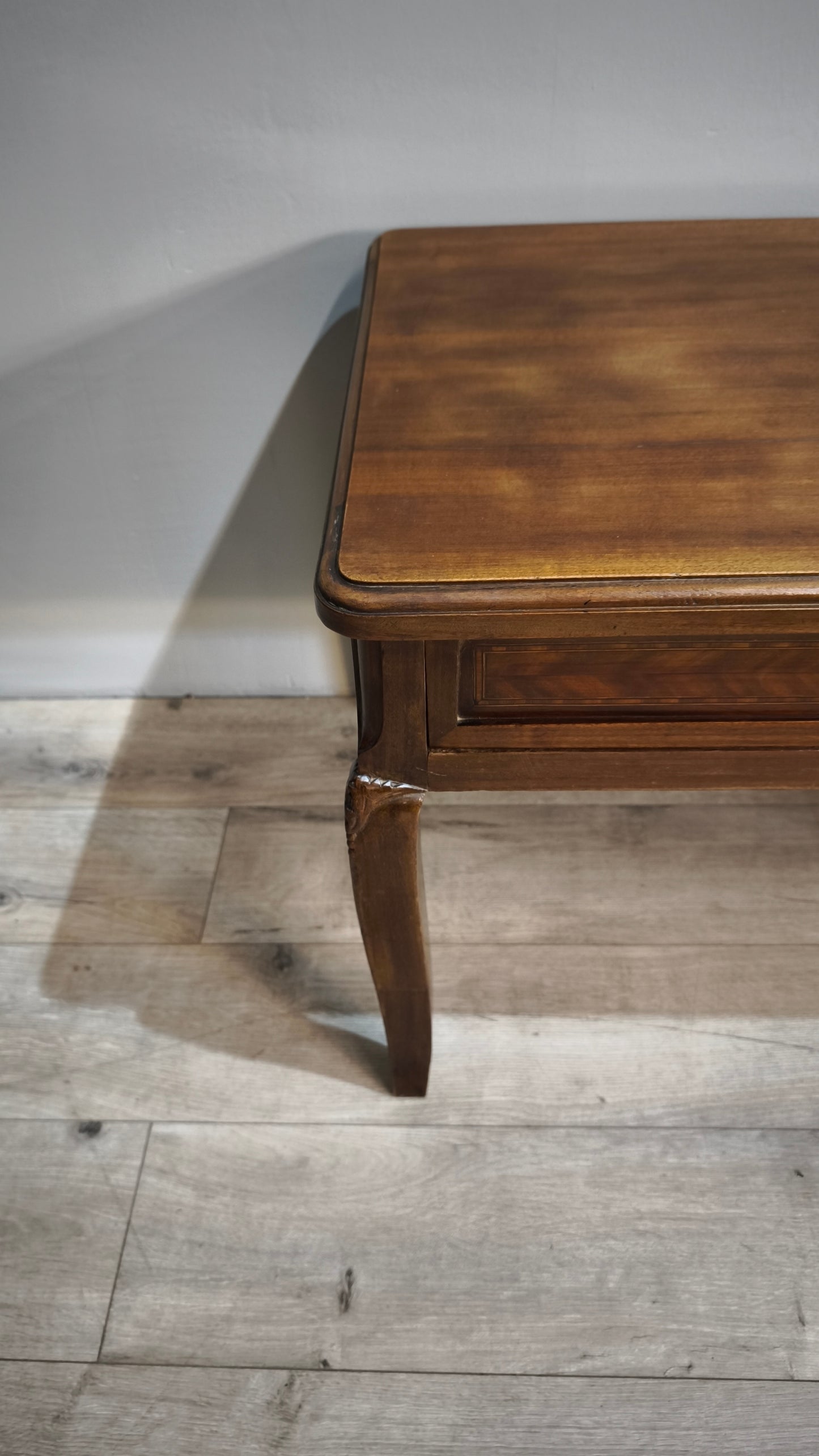 84572 Tavolo da salotto in legno con cassetto frontale