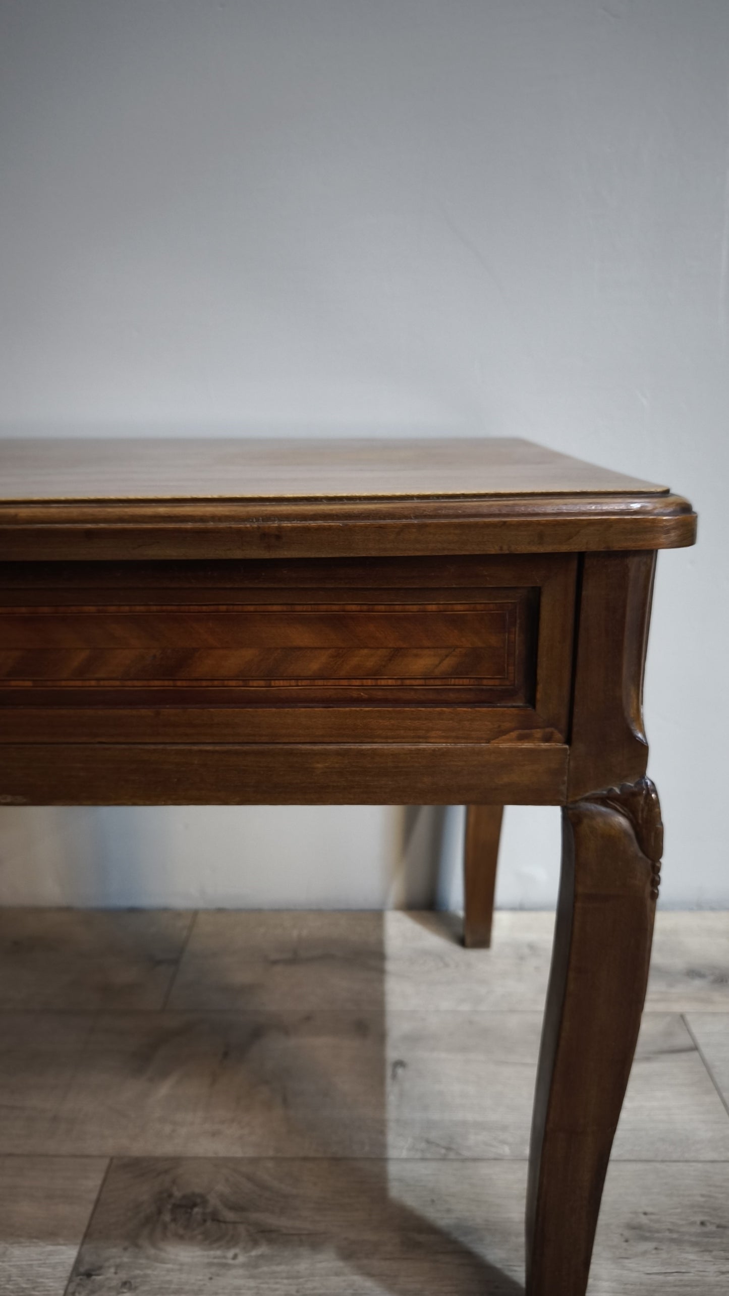 84572 Tavolo da salotto in legno con cassetto frontale
