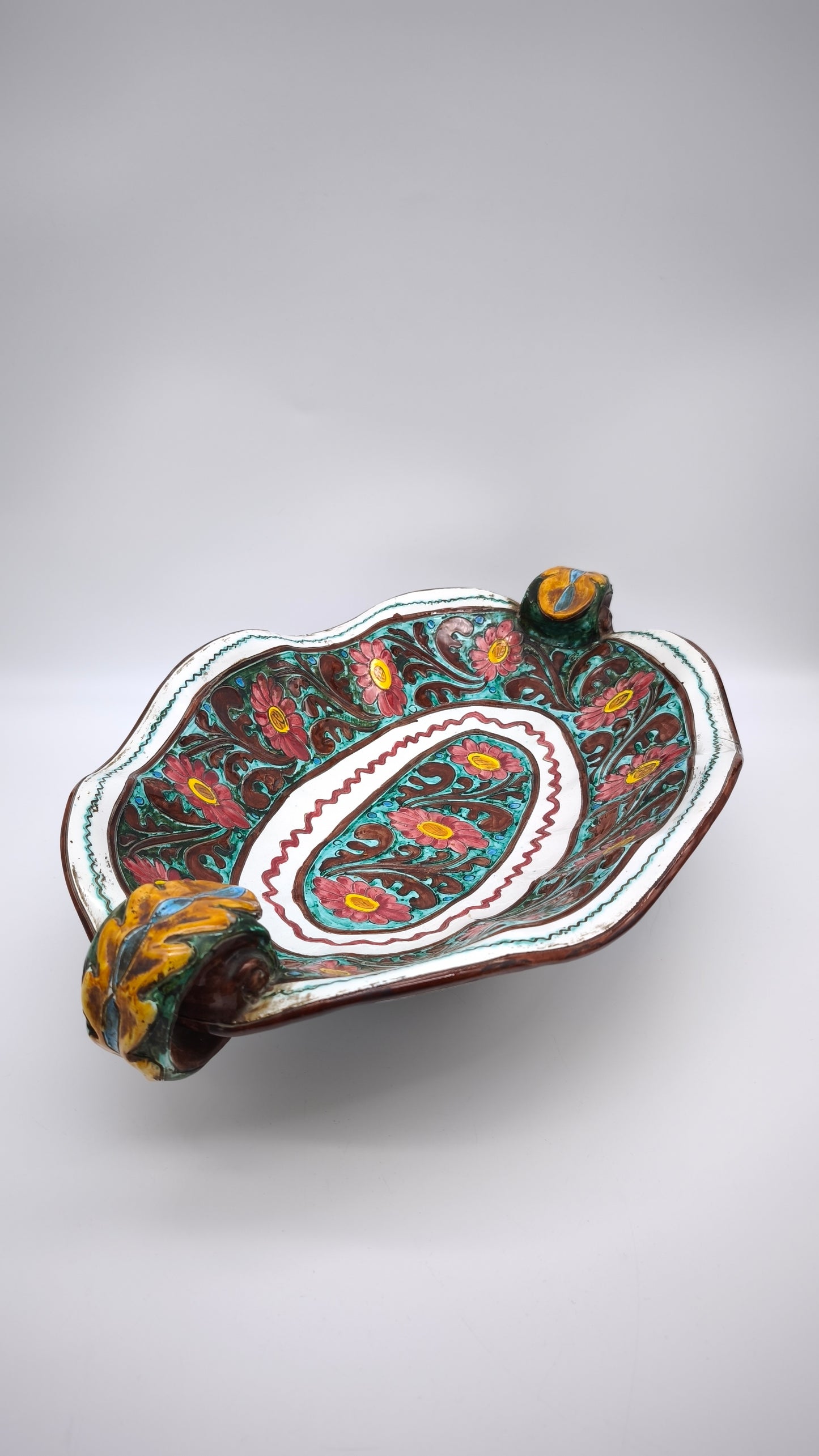 82599 Centrotavola in ceramica dipinto a mano