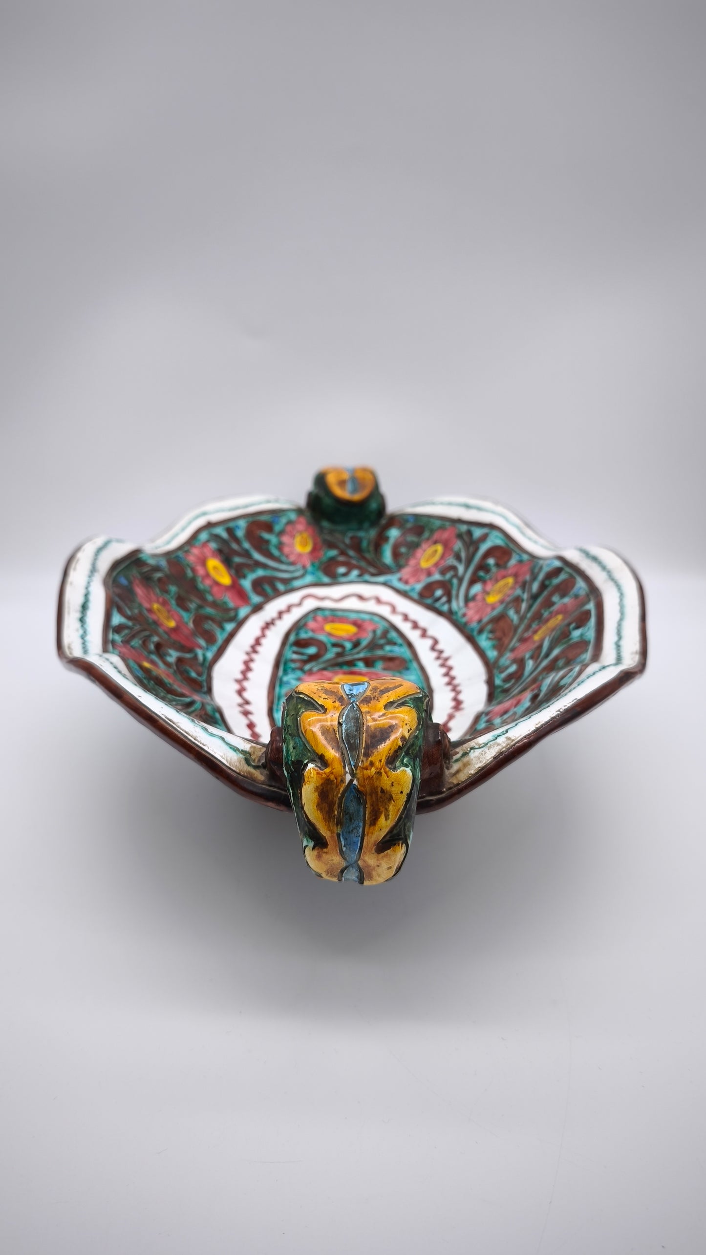 82599 Centrotavola in ceramica dipinto a mano