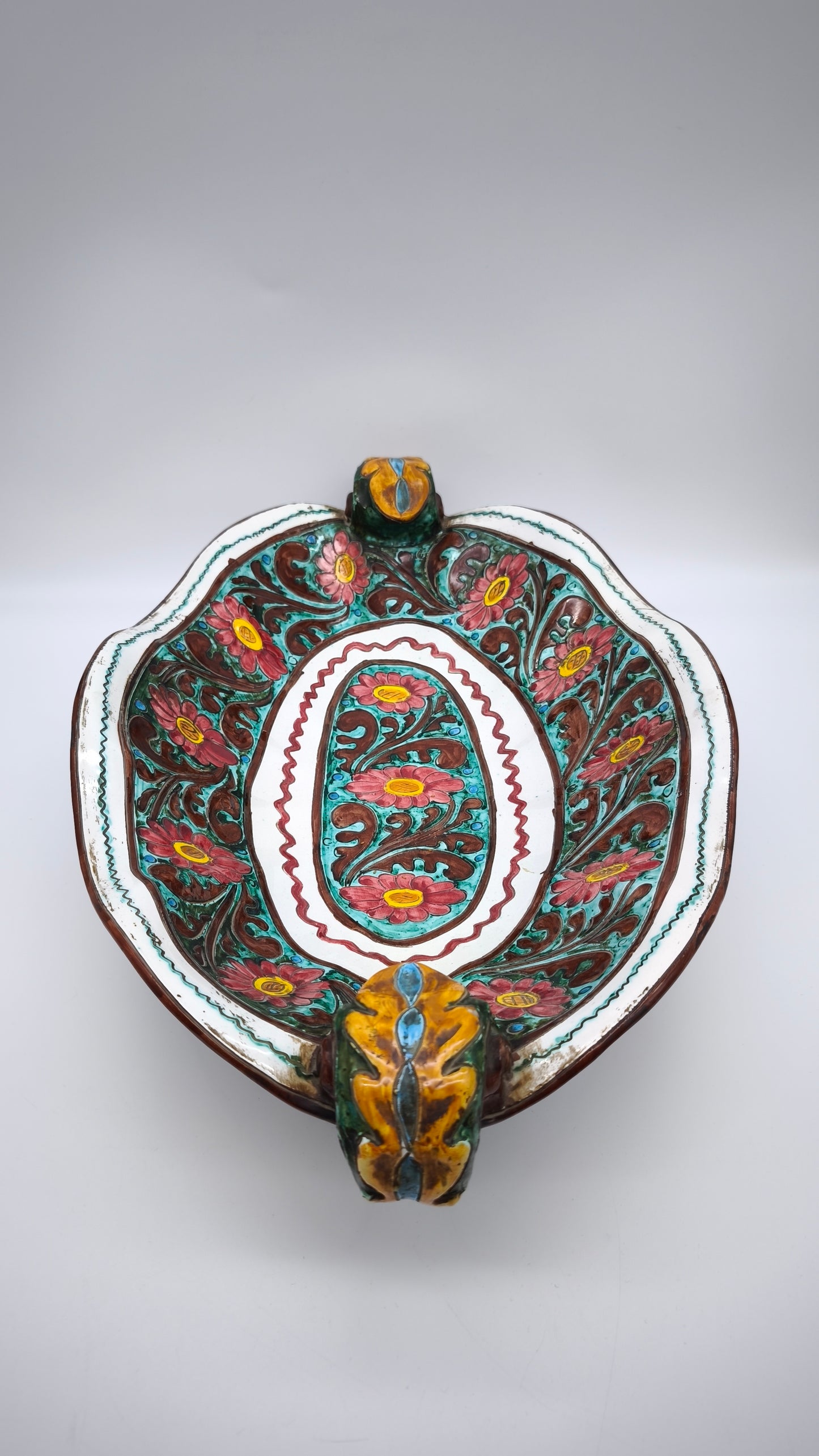 82599 Centrotavola in ceramica dipinto a mano