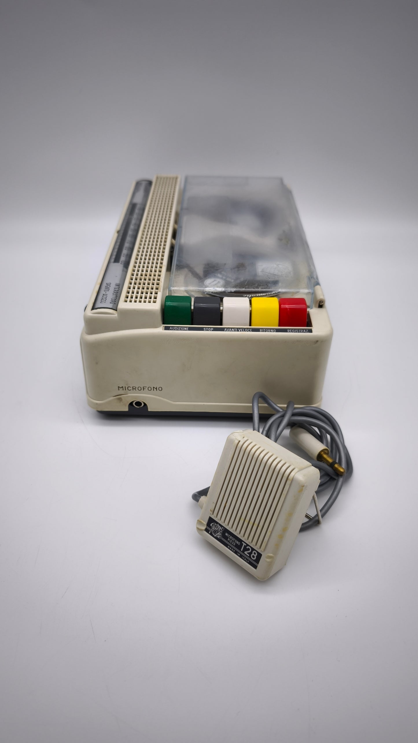 84594 Registratore a nastro Geloso con custodia, anni '60