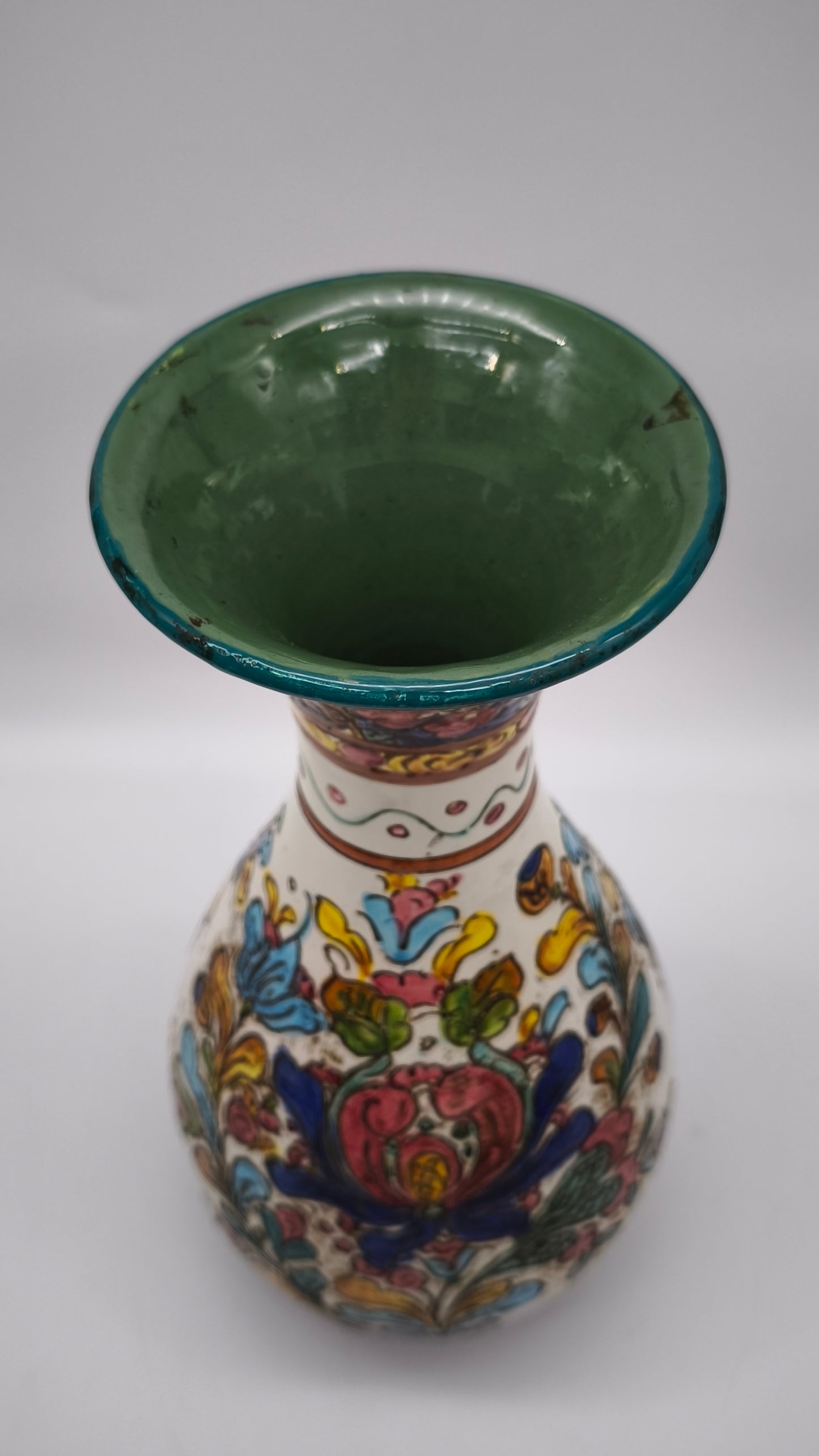 84600 Vaso in ceramica dipinto a mano