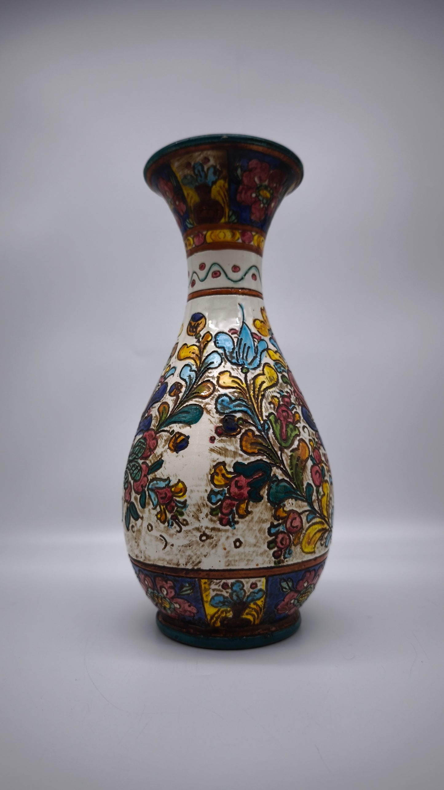 84600 Vaso in ceramica dipinto a mano