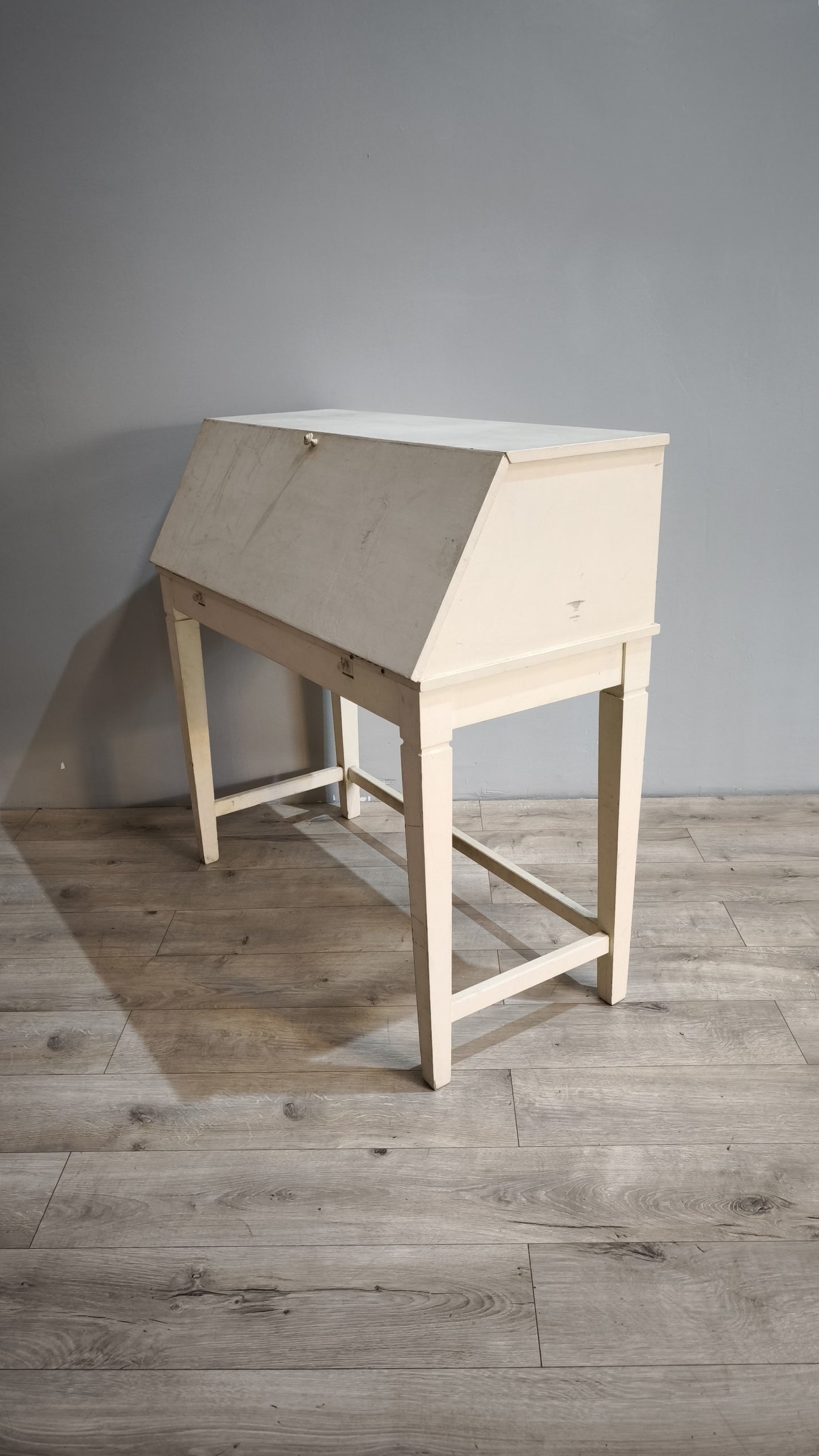 84621 Secretaire bianco in legno