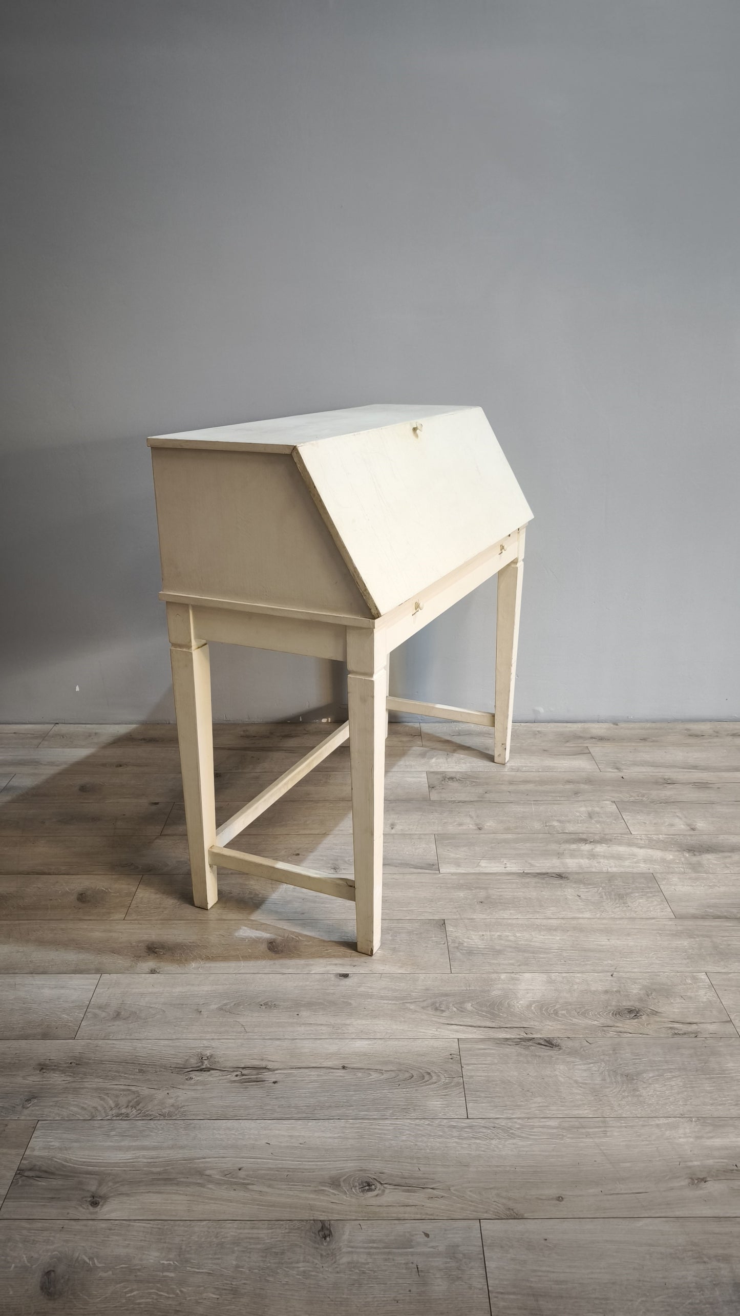 84621 Secretaire bianco in legno