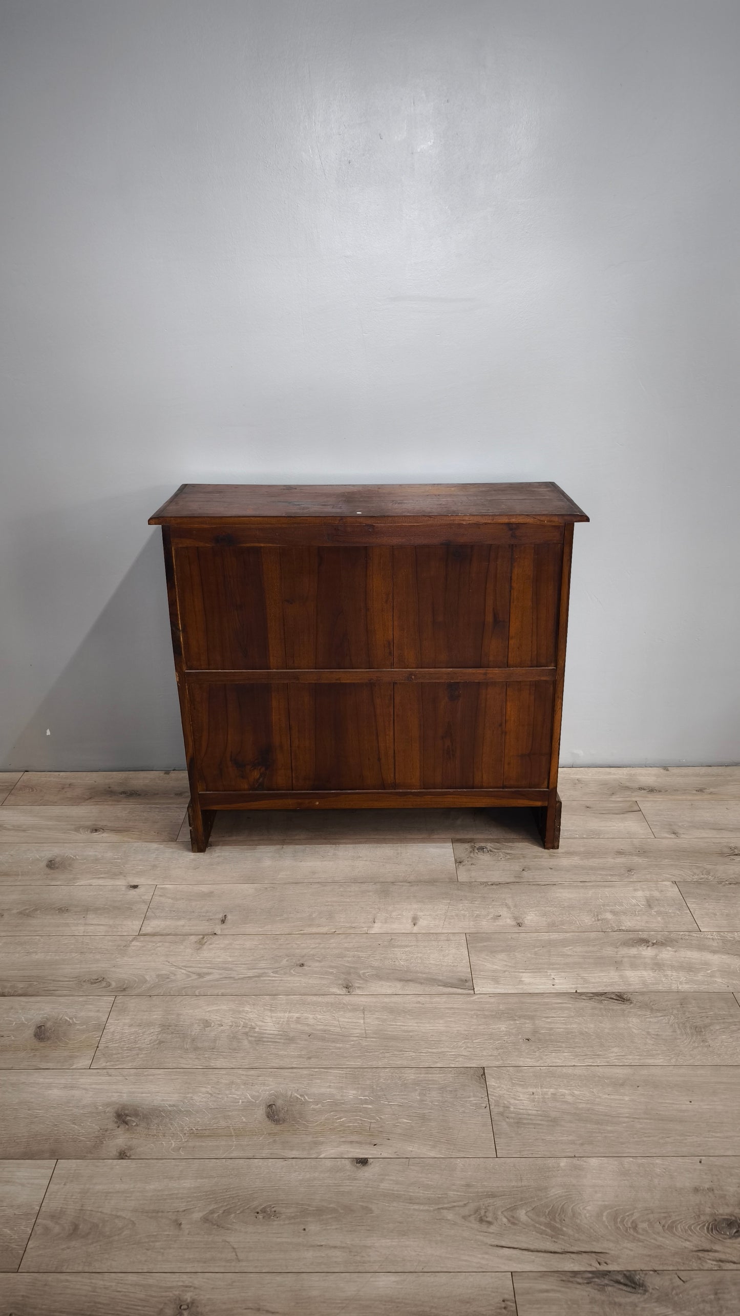 84619 Cassettiera bassa in legno con sei cassetti