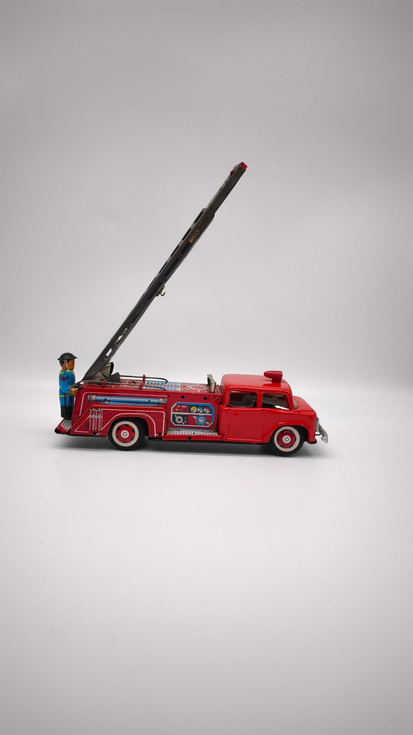 82976 Camion pompieri vintage in latta