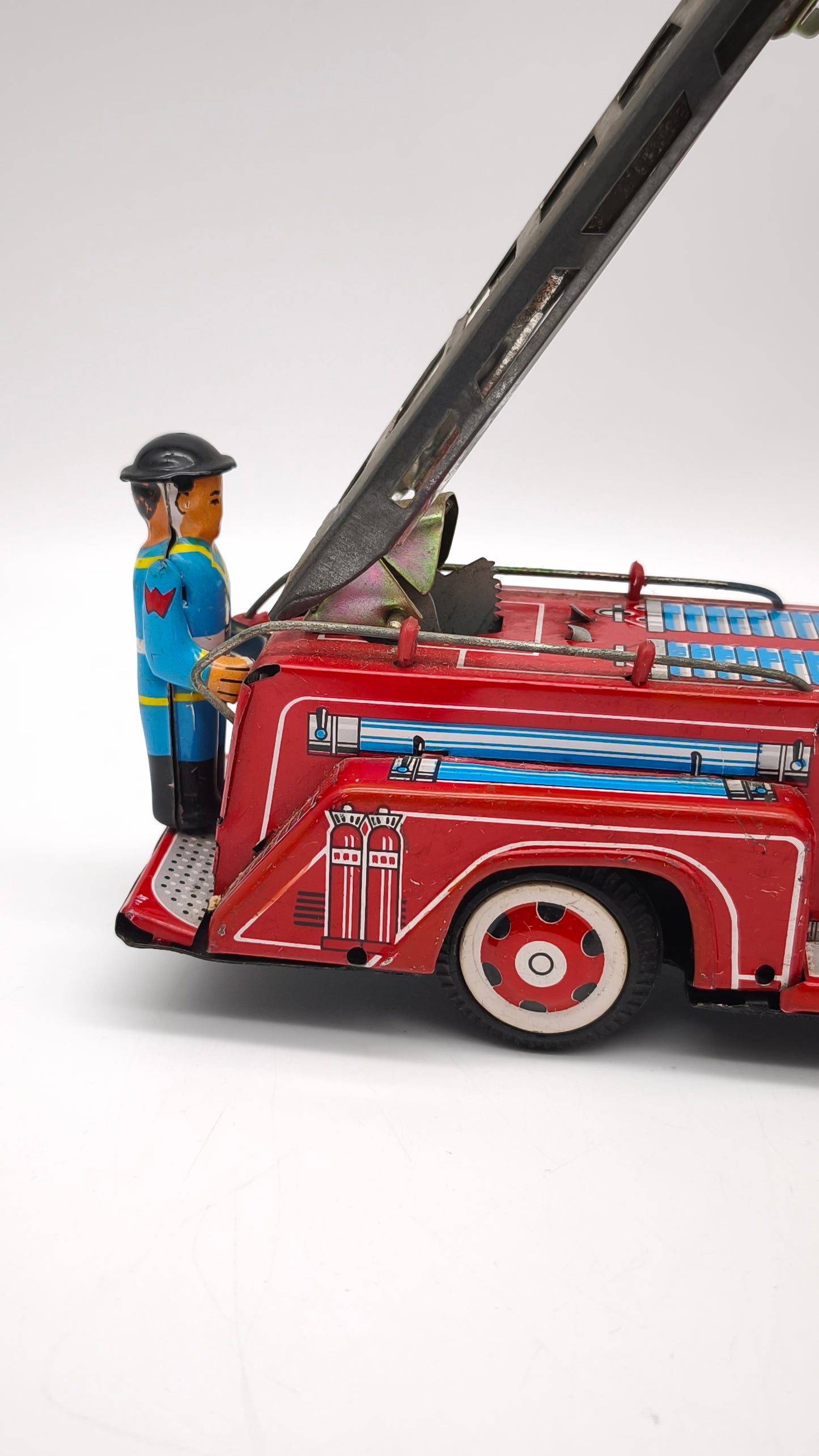 82976 Camion pompieri vintage in latta