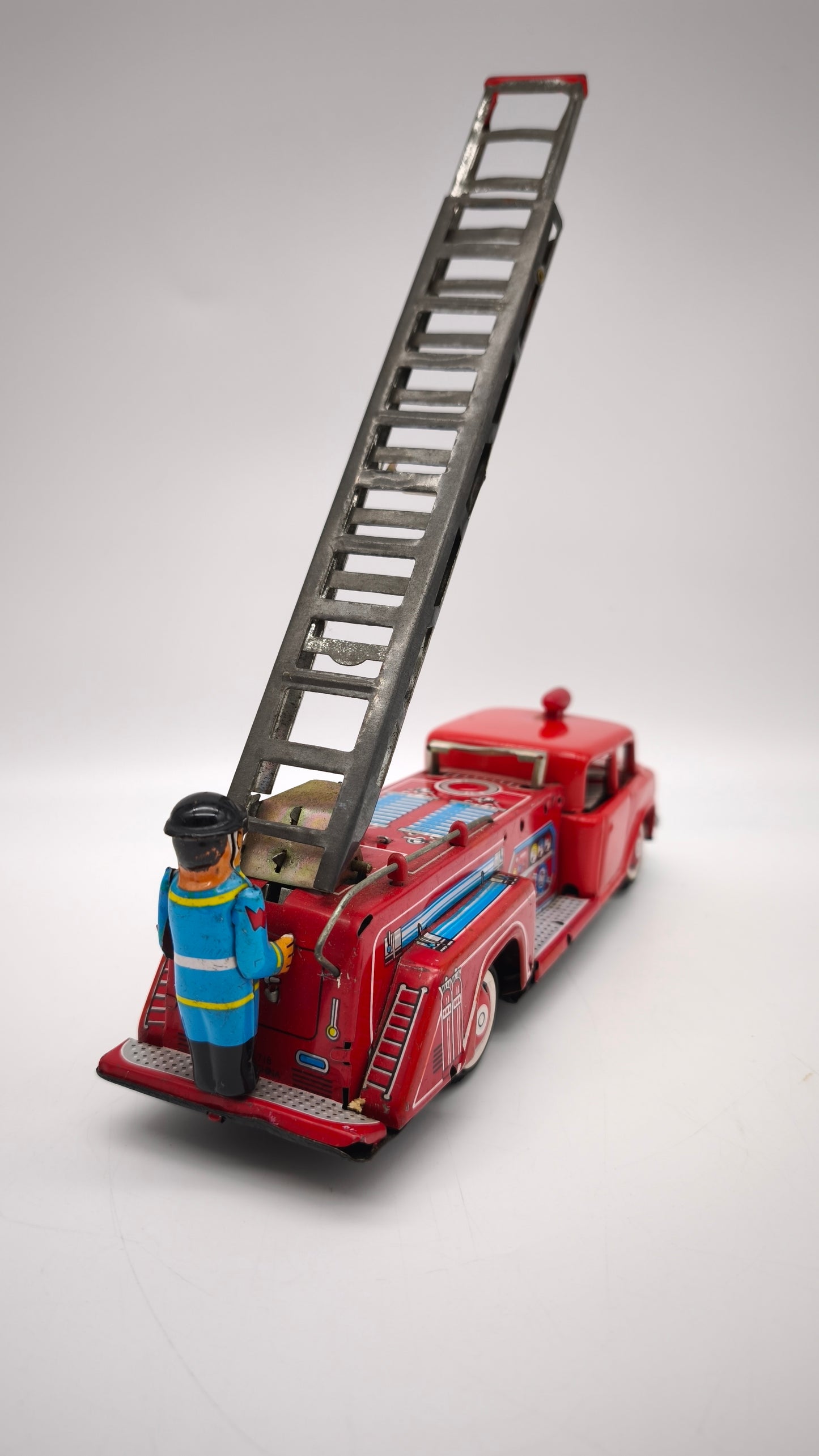 82976 Camion pompieri vintage in latta