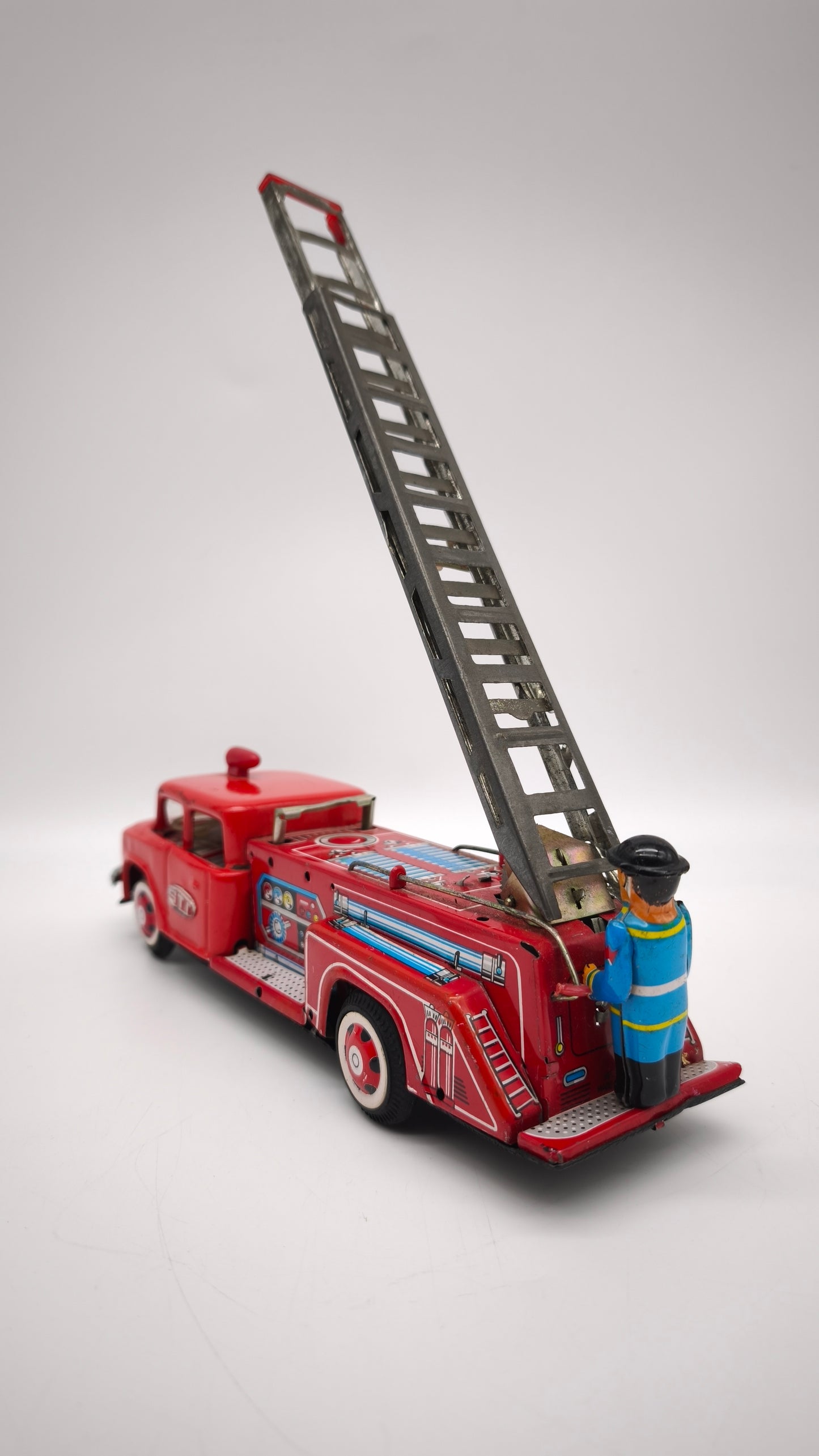82976 Camion pompieri vintage in latta