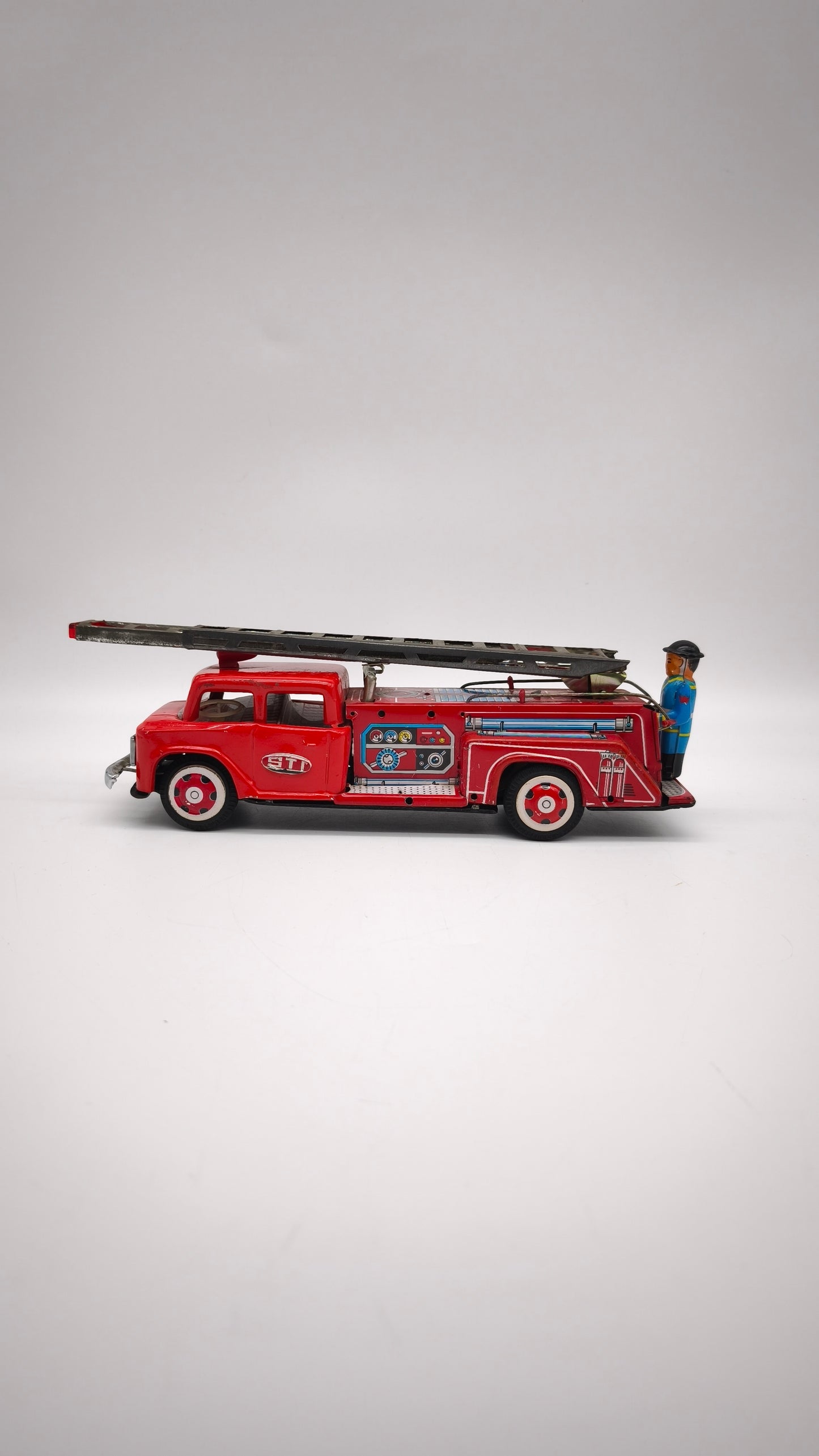 82976 Camion pompieri vintage in latta