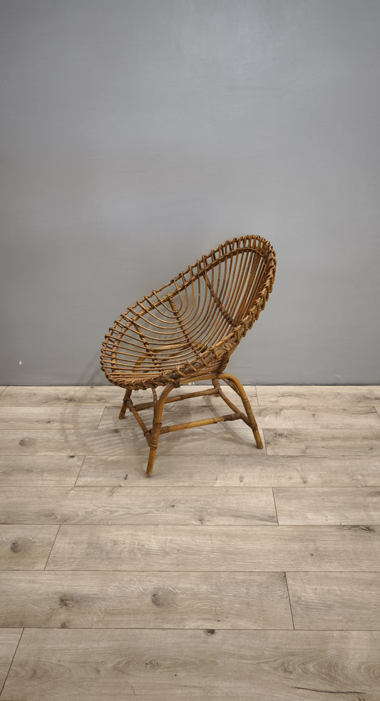 84654-2 Poltroncina in vimini intrecciato con seduta ovale