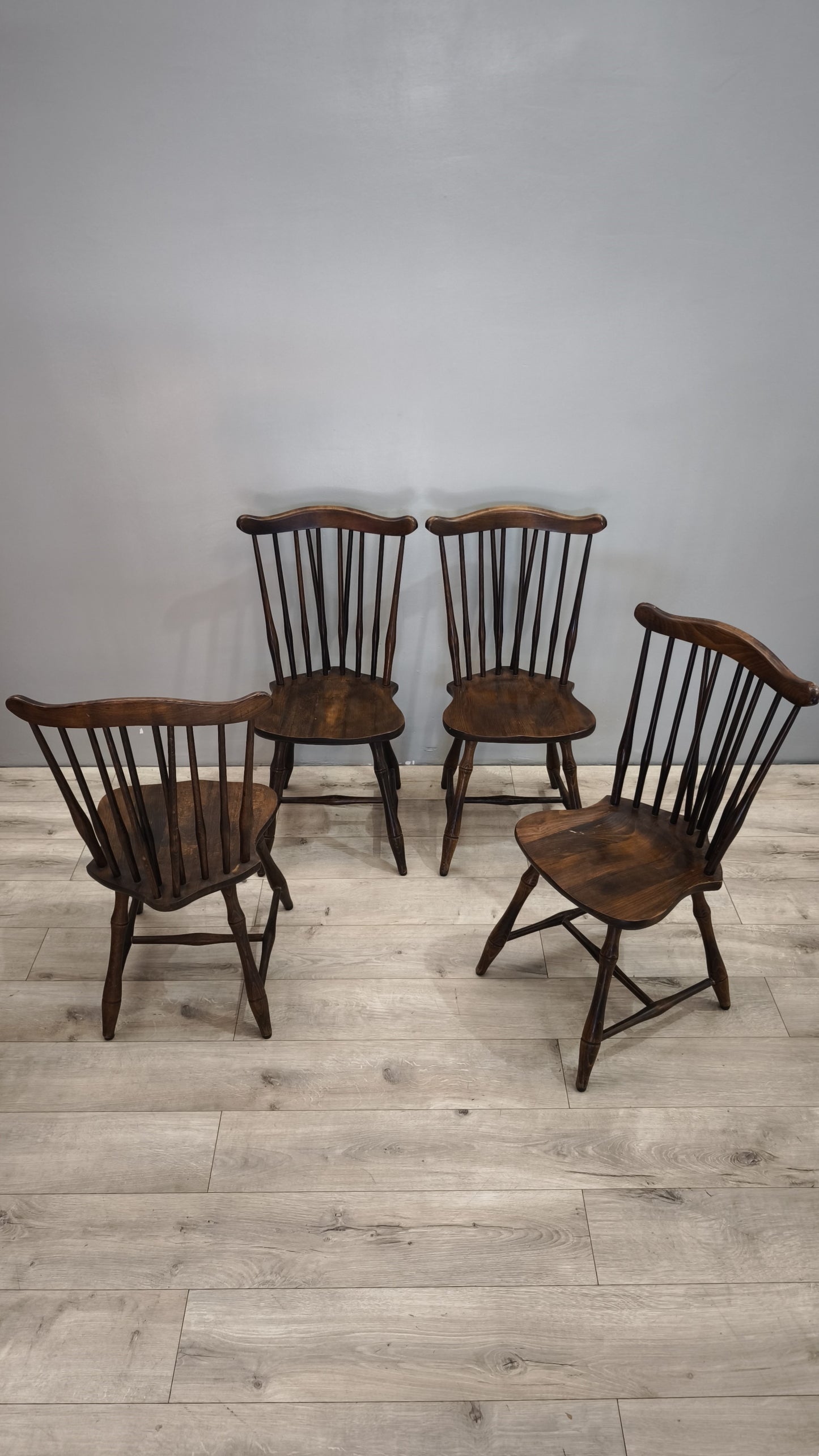 84676 Set n 4 sedie in legno