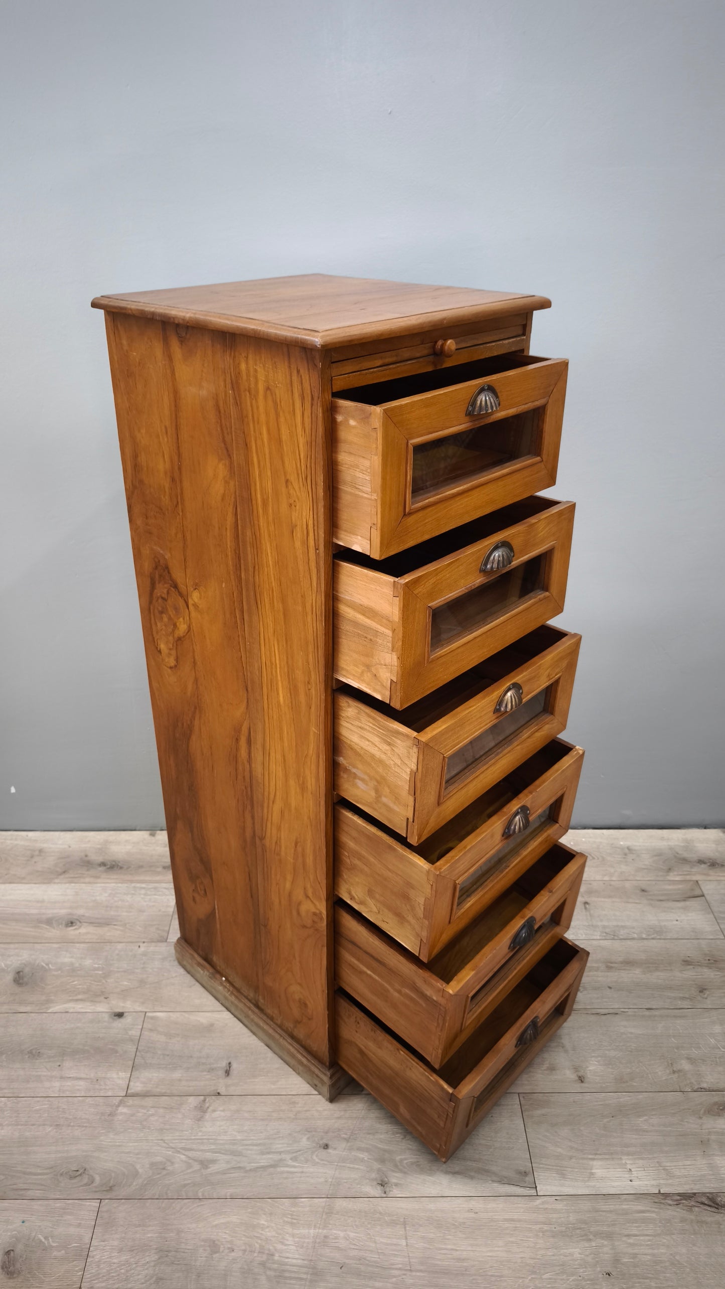 84847 Cassettiera verticale in legno massello di teak