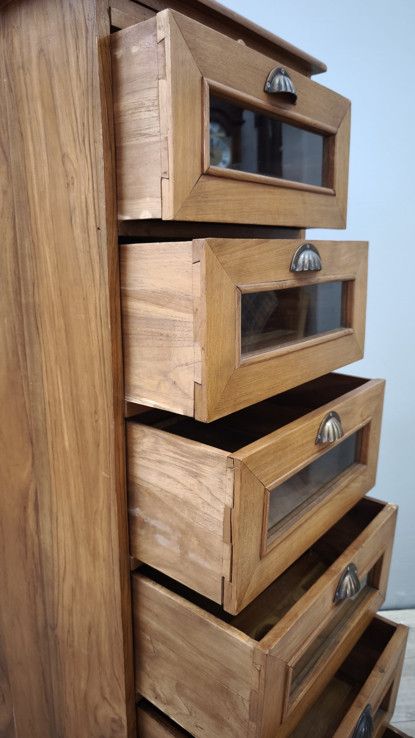 84847 Cassettiera verticale in legno massello di teak