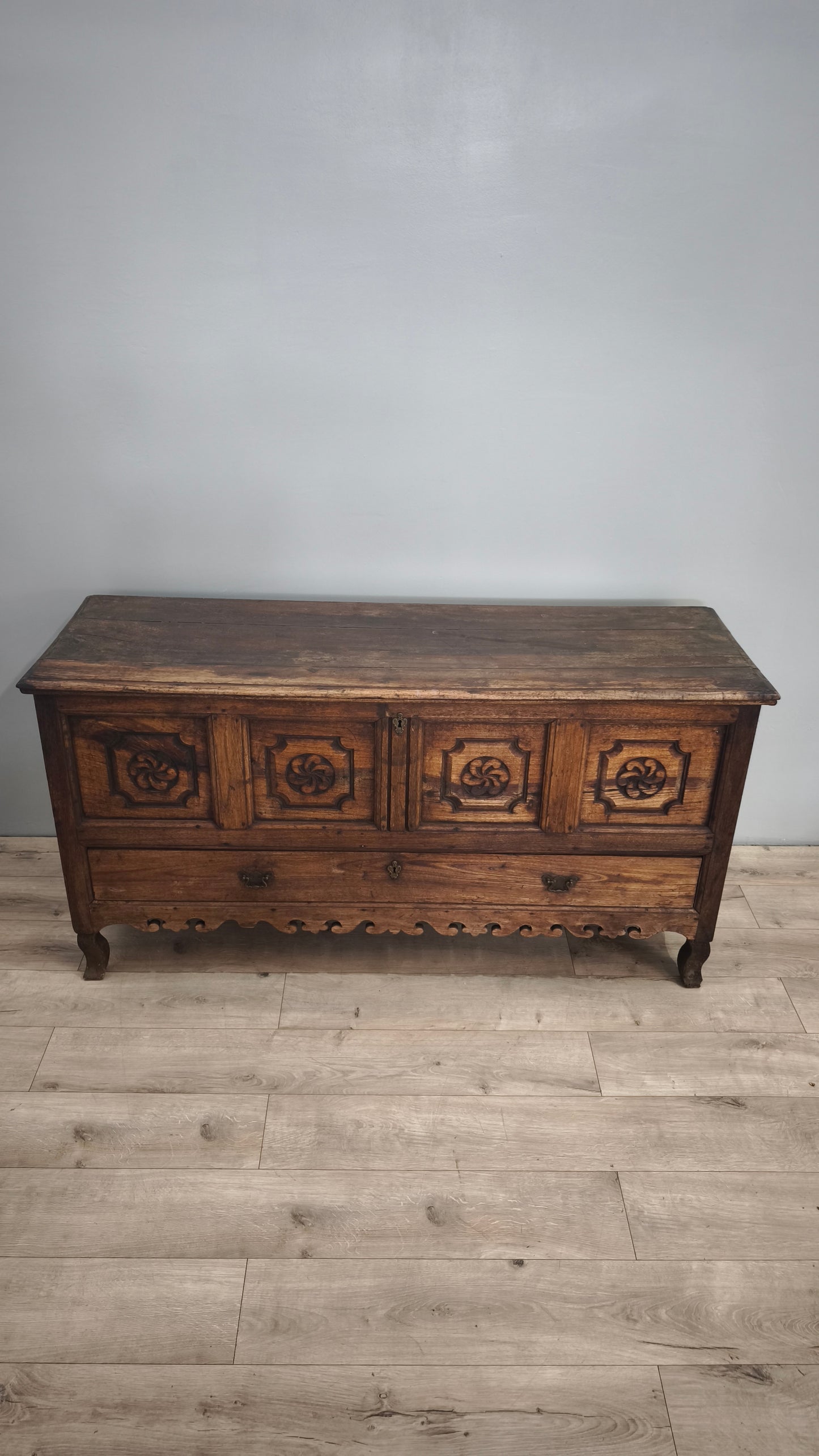 77847 Madia rustica in legno massello