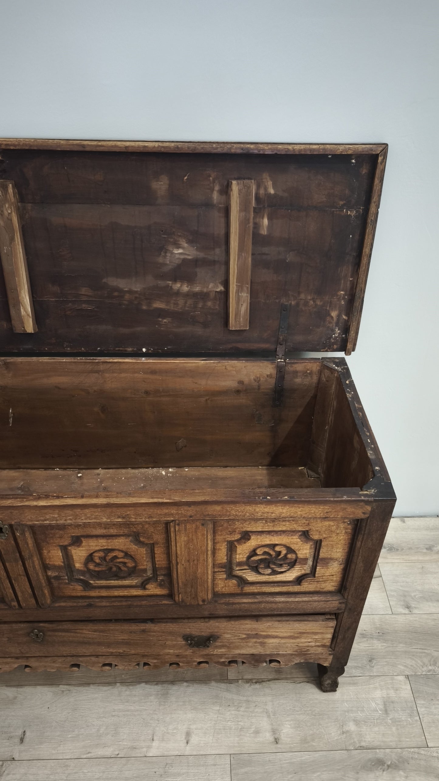 77847 Madia rustica in legno massello