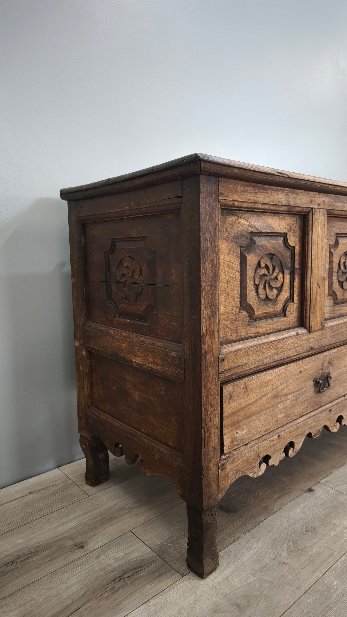 77847 Madia rustica in legno massello
