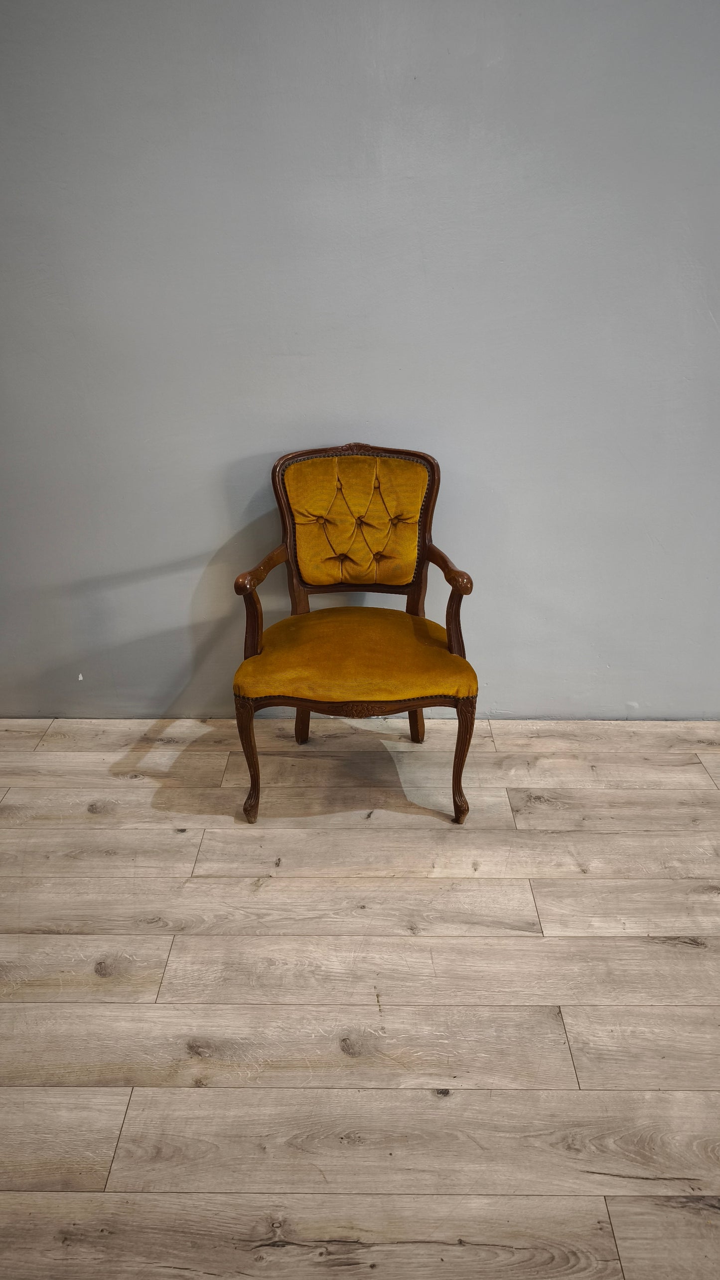 84906 Poltrona in legno e tessuto