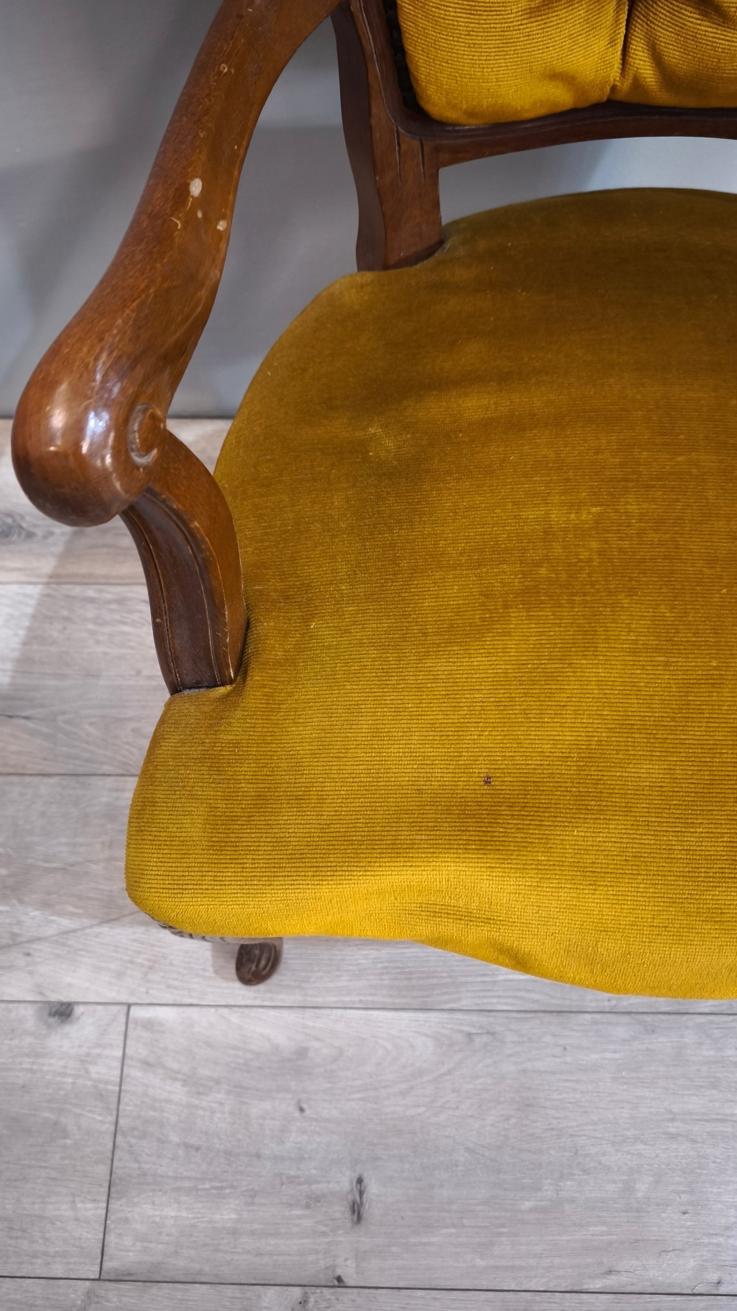 84906 Poltrona in legno e tessuto