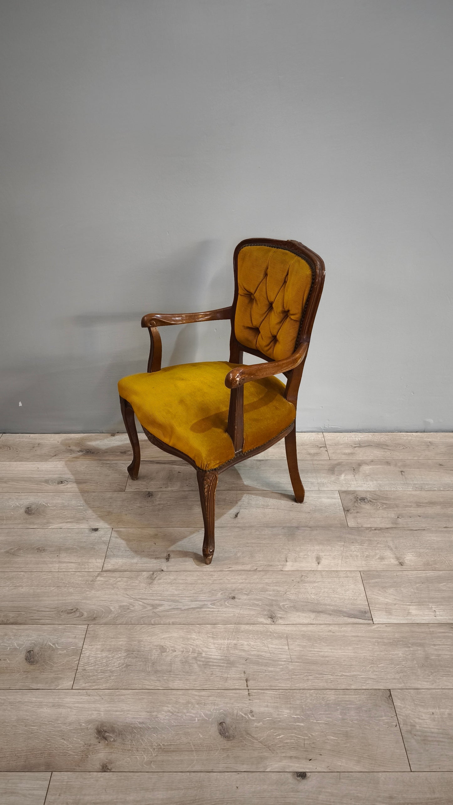84906 Poltrona in legno e tessuto