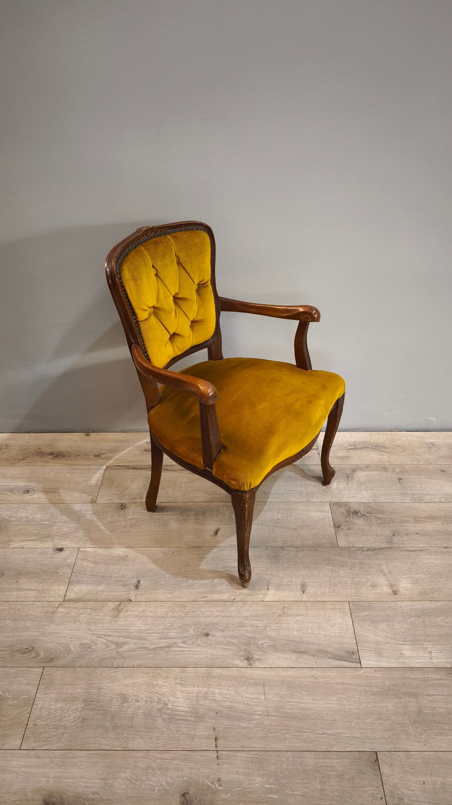 84906 Poltrona in legno e tessuto
