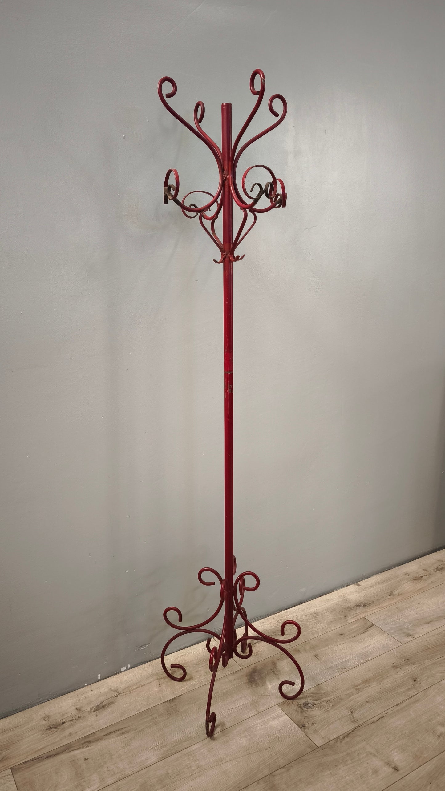 85082 Appendiabiti a piantana rosso in ferro