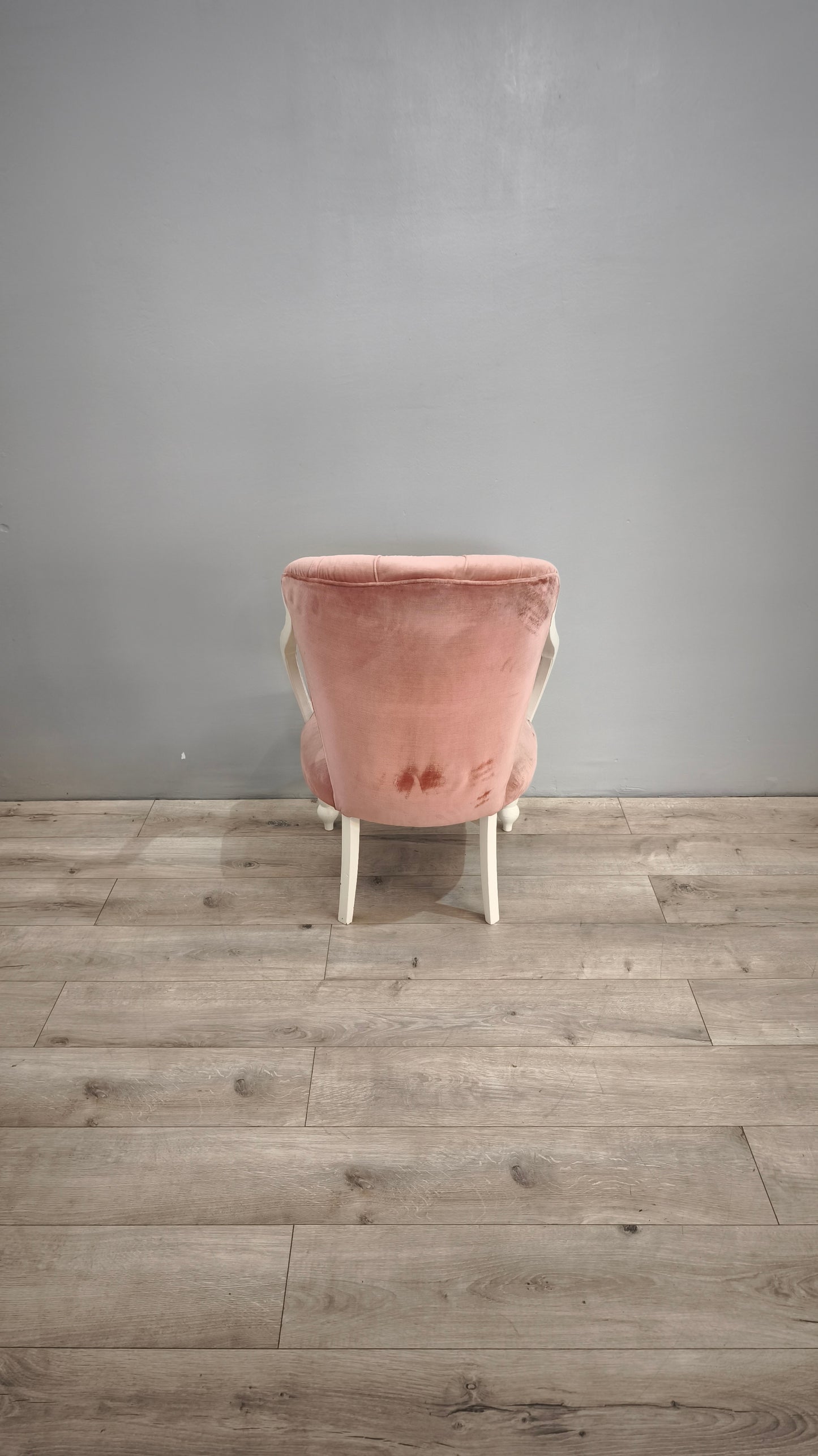 86175 Poltroncina da camera in legno bianco e tessuto rosa