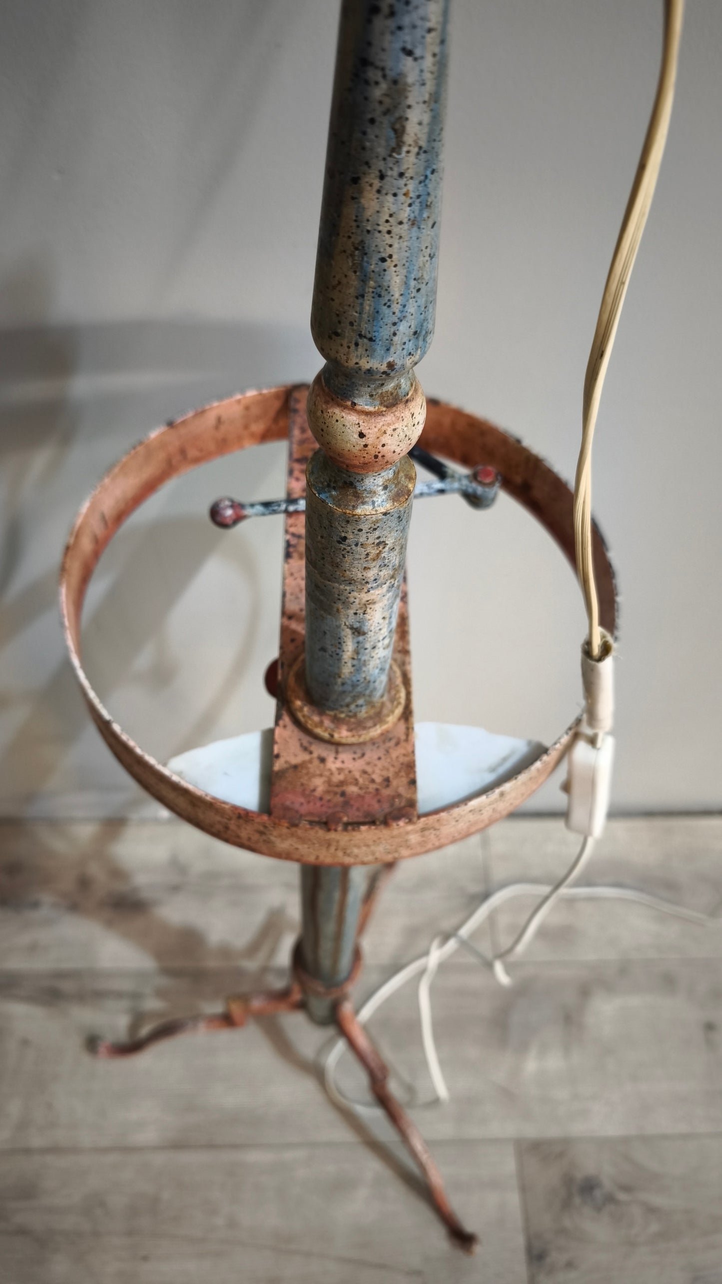 86890 Piantana con specchio