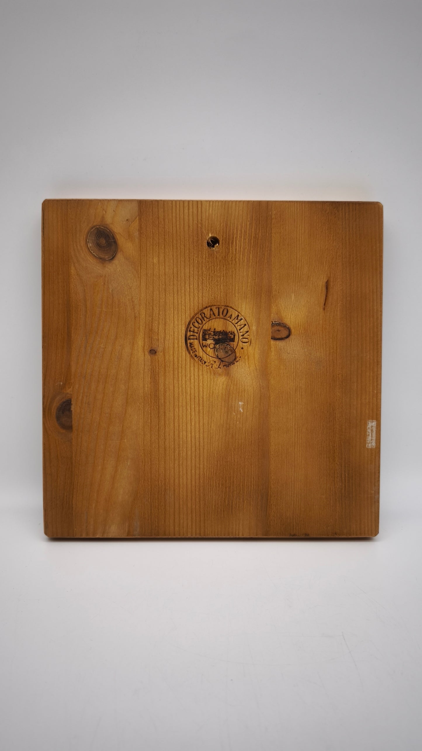 87937 Quadretto su legno dipinto con fori, Rita Simonetto