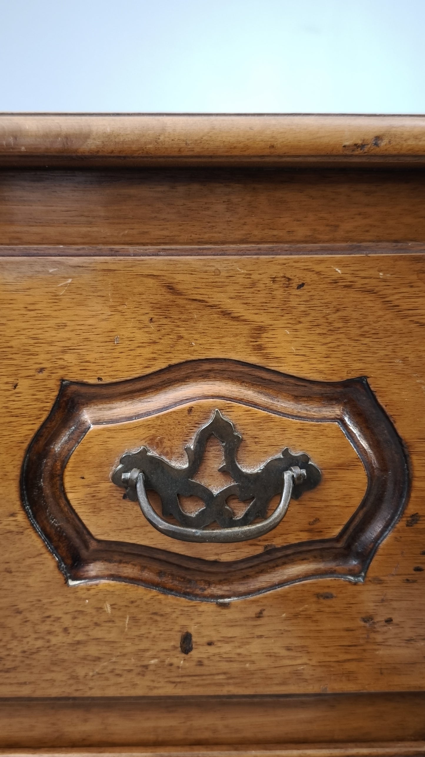 87989 Coppia di comodini in legno