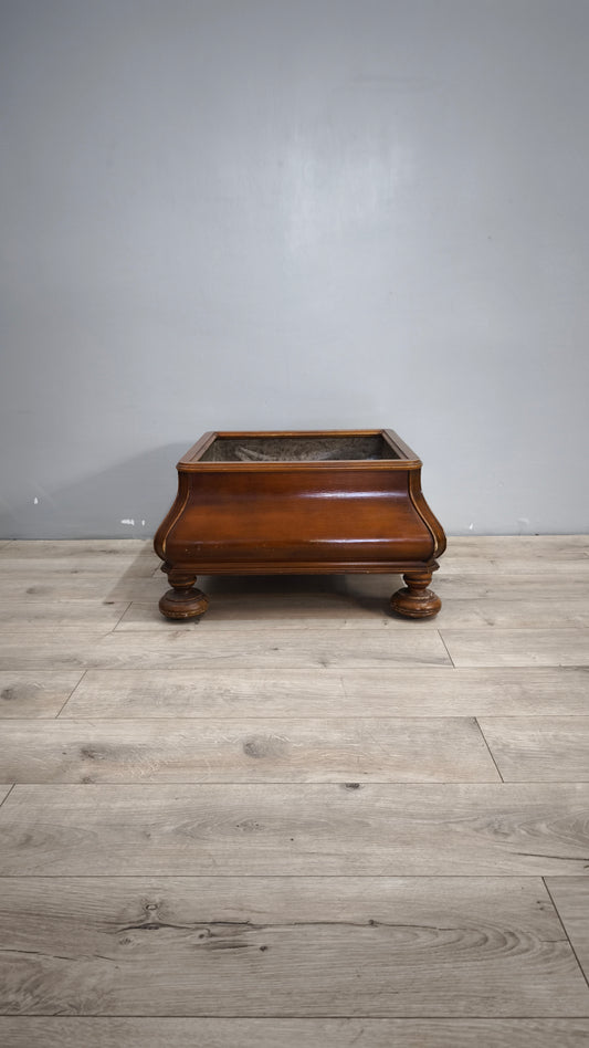 88217 Fioriera in legno con rotelle nascoste