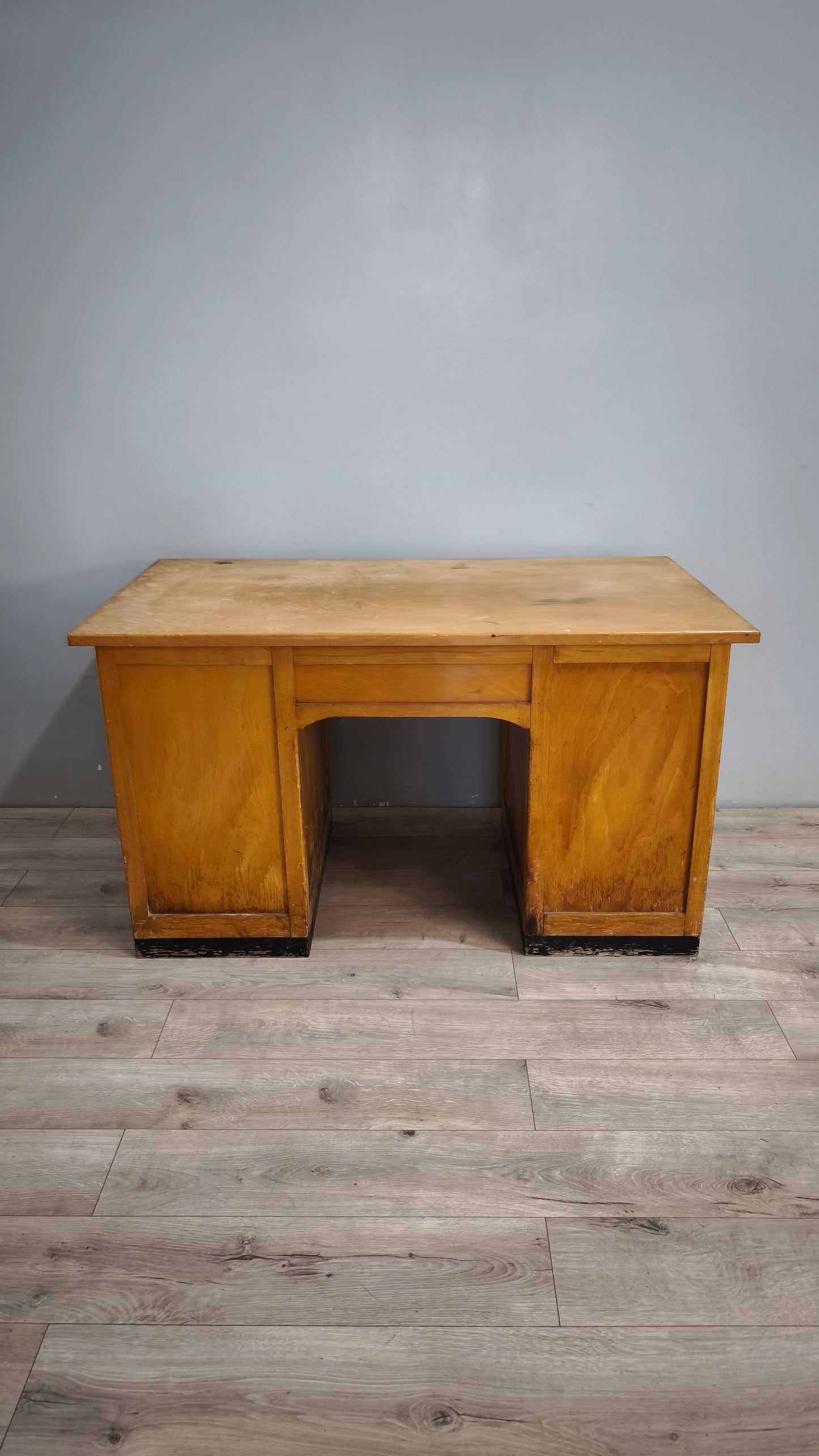 88401 Scrivania vintage in legno di faggio