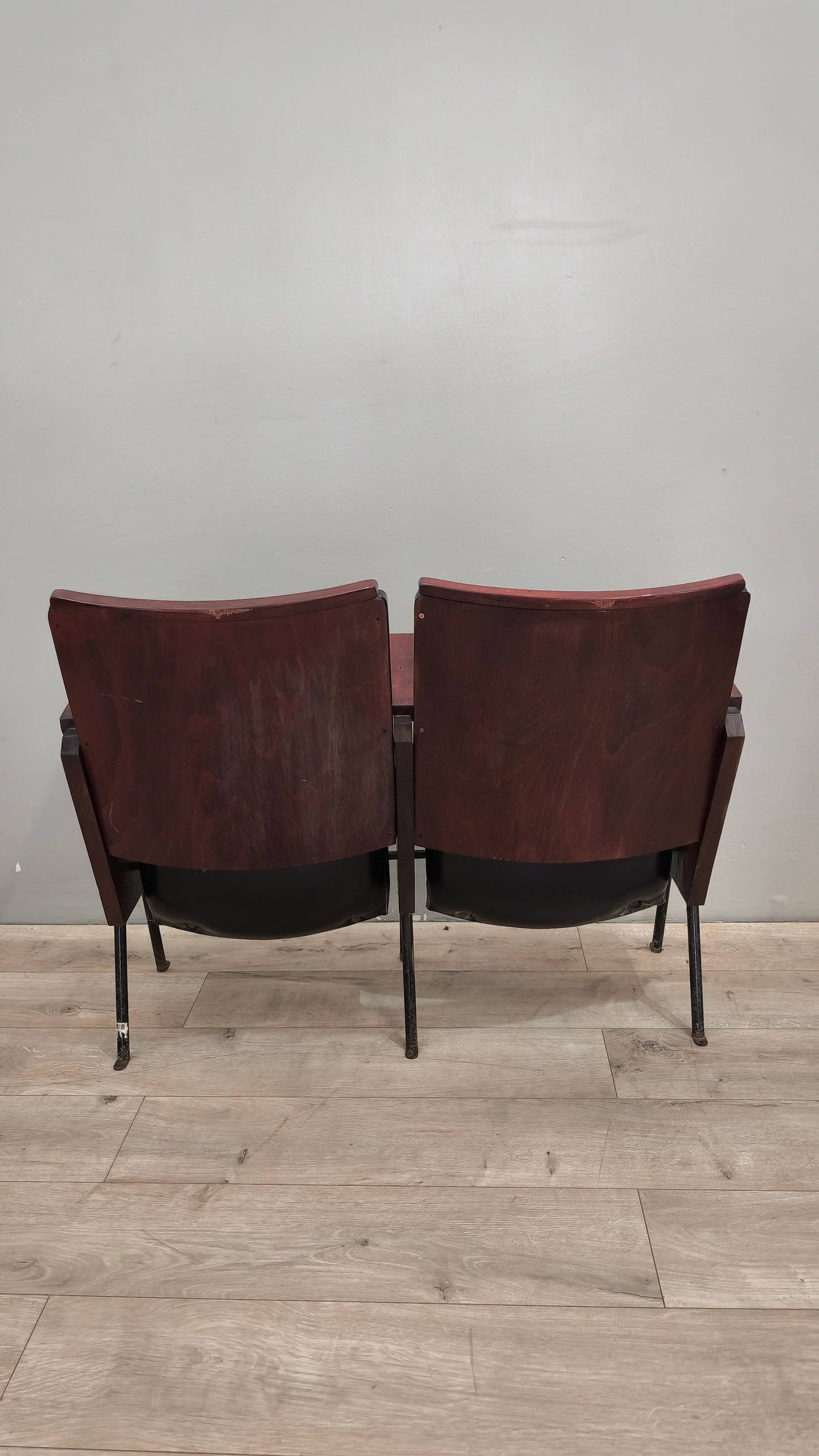 88511 Coppia di sedie da cinema in pelle nera