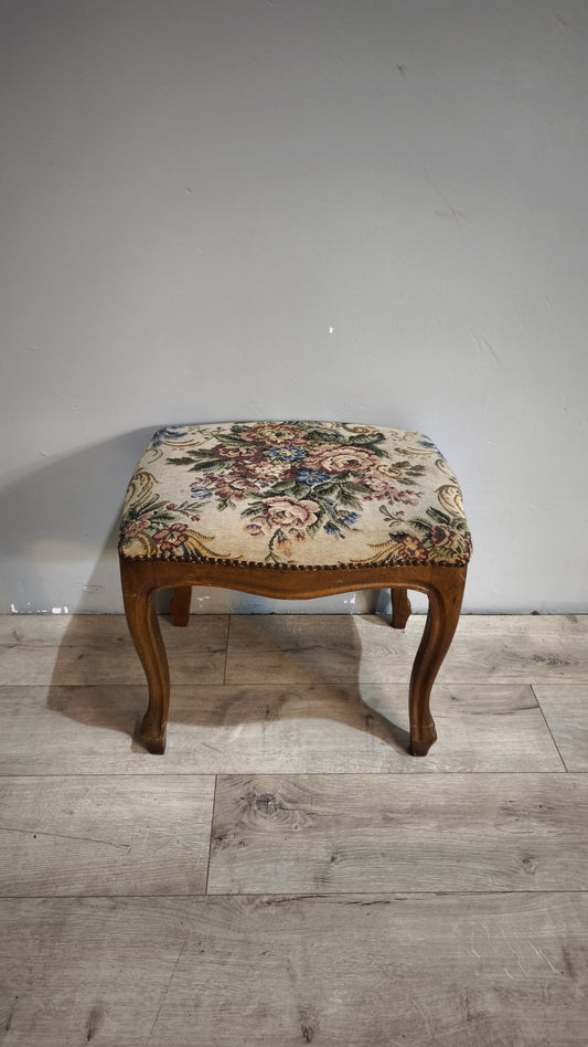 88679 Panchetto in legno con tappezzeria a fiori