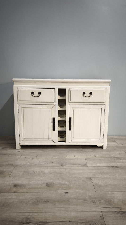 88705 Credenzina bianca due sportelli con portabottiglie